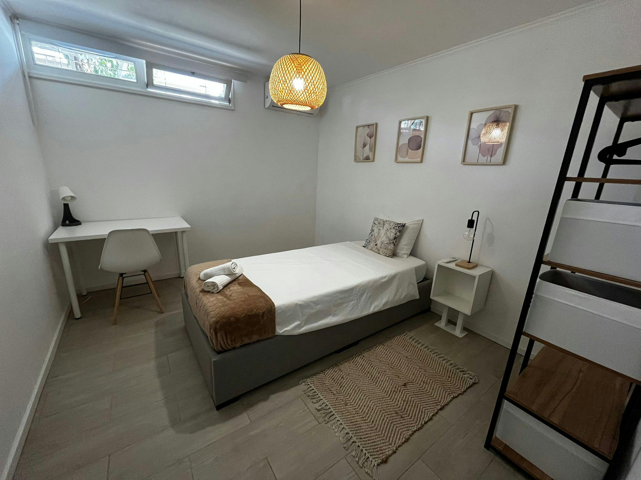 Single room Matosinhos, 1 bed, 13m² — photo 13