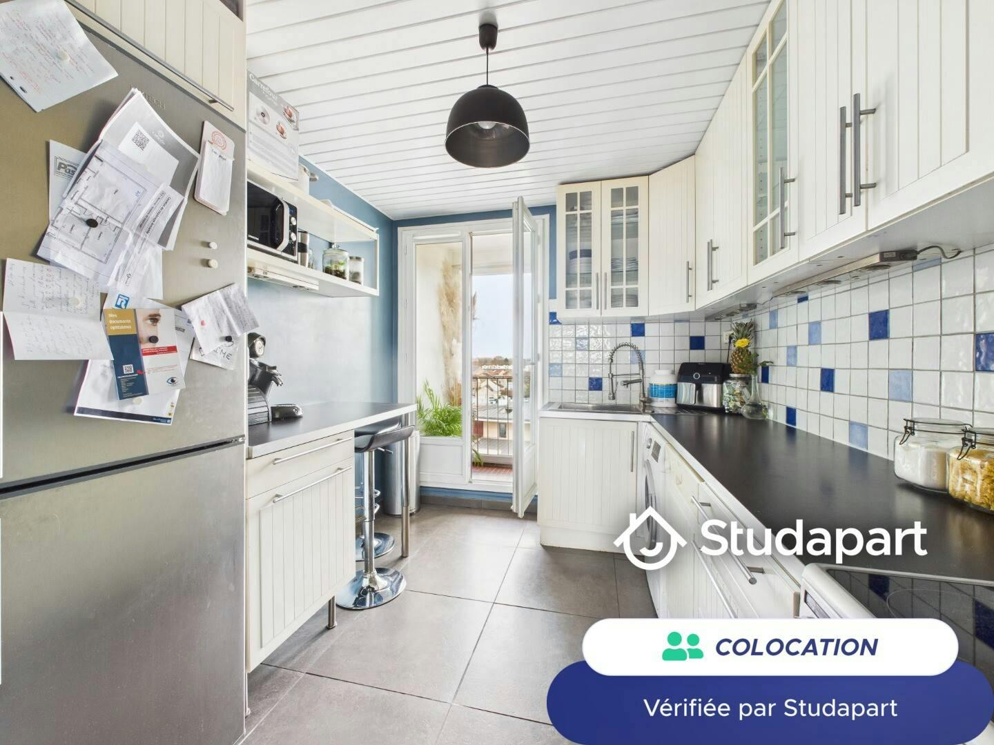 Private room for rent for €570 per month in Trappes, Rue Jean Jaurès