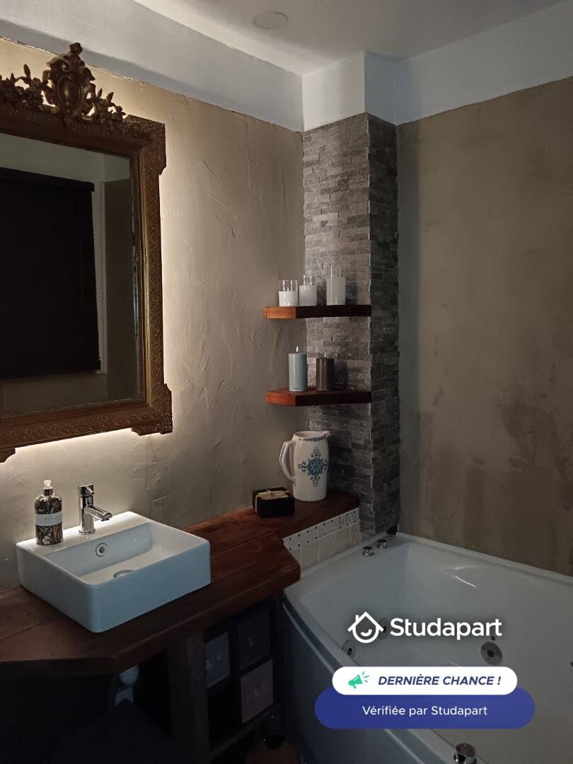 Apartment for rent on Rue de l'Enclos Rey, Nîmes – pohled 3