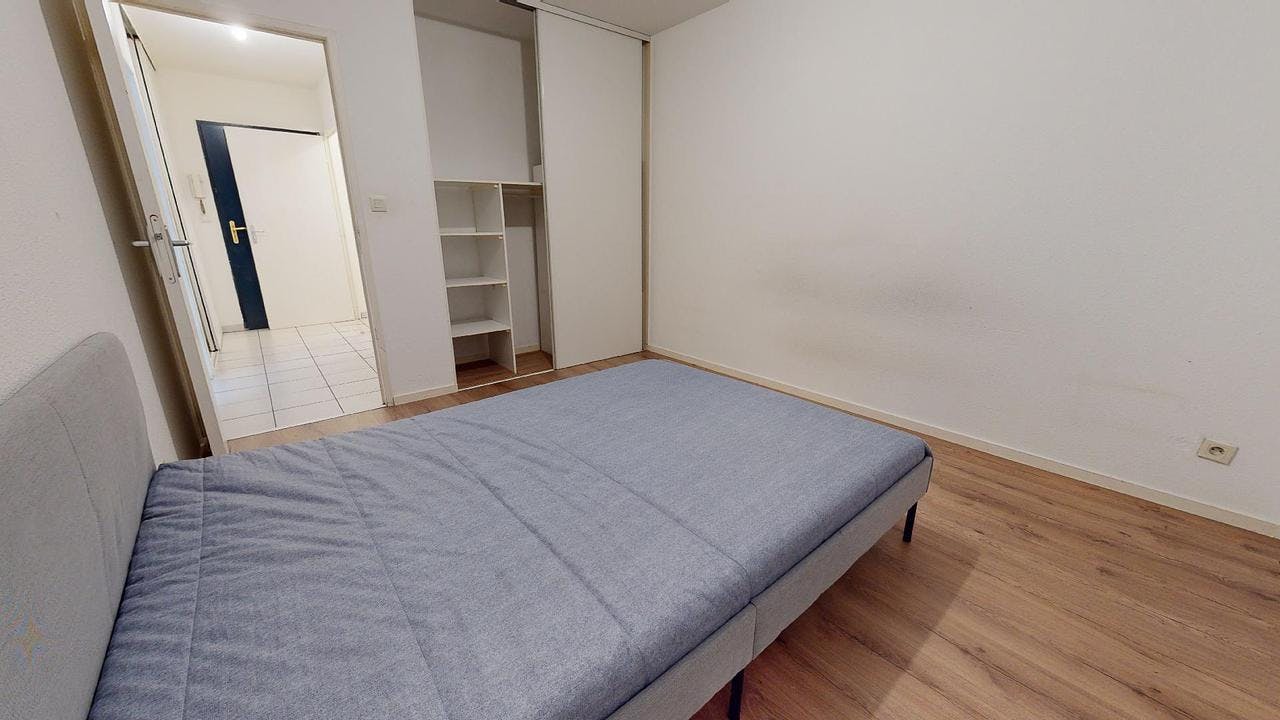 Квартира за оренду для 480 EUR на місяць у Saint-Étienne, Rue Marengo