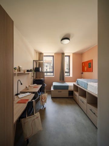 Double room Turin, 1 bed, 21m² — photo 2
