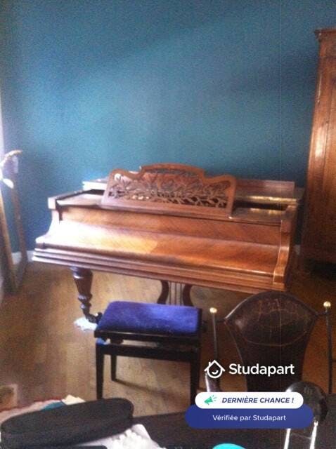 Private room for rent for €380 per month in Avignon, Rue des Études