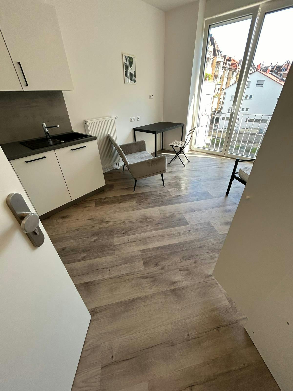 Kawalerka do wynajęcia za 1100 € miesięcznie w mieście Stuttgart, Neckarstraße