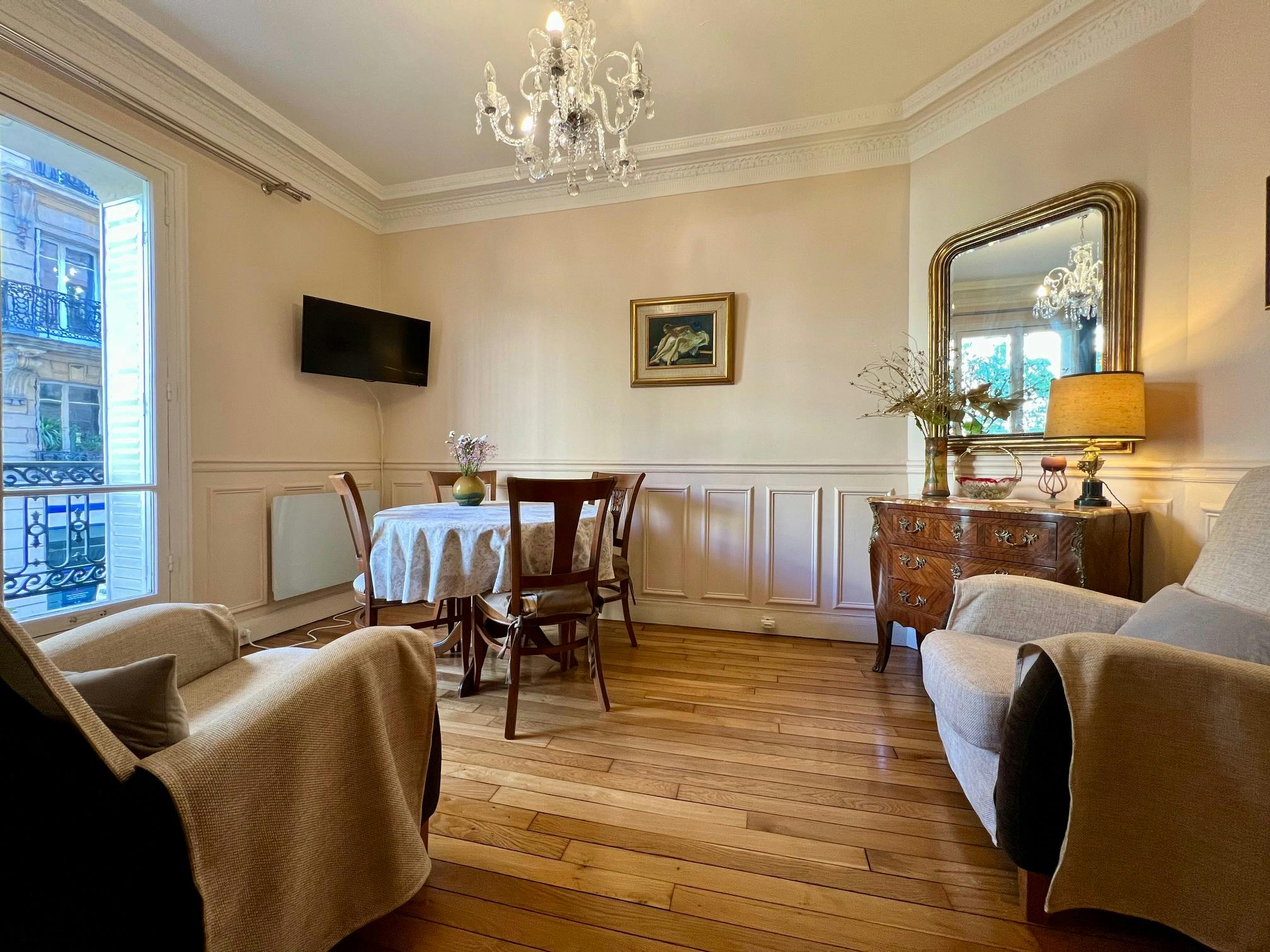 Apartment for rent for €1,818 per month in Paris, Avenue Félix Faure