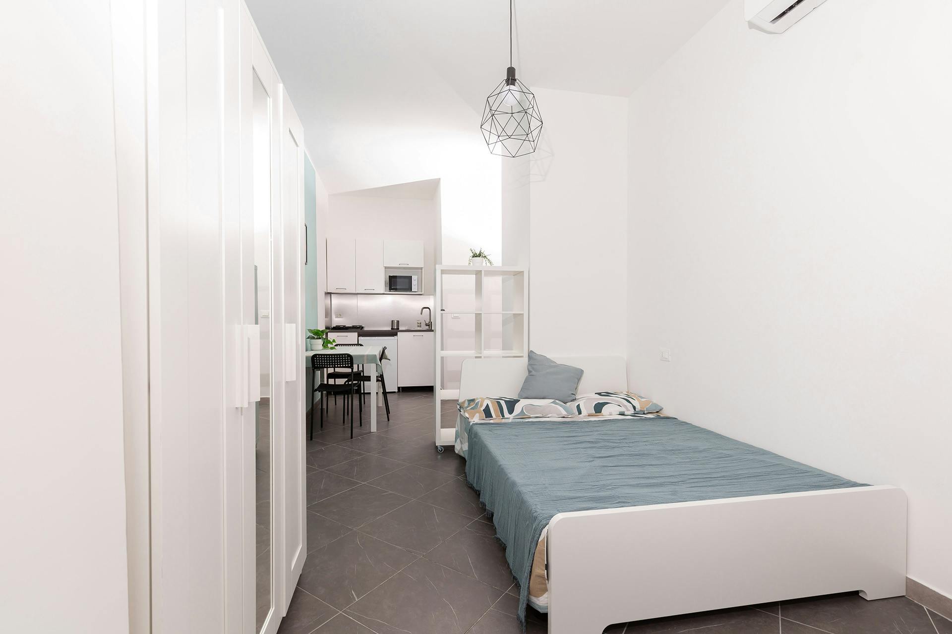 单间公寓 正在以 €1,000 的月租出租，其位于 Rimini, Viale Principe Amedeo