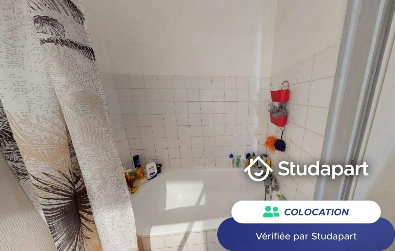 Private room for rent on Rue du Président Édouard Herriot, Lyon - Vue 3