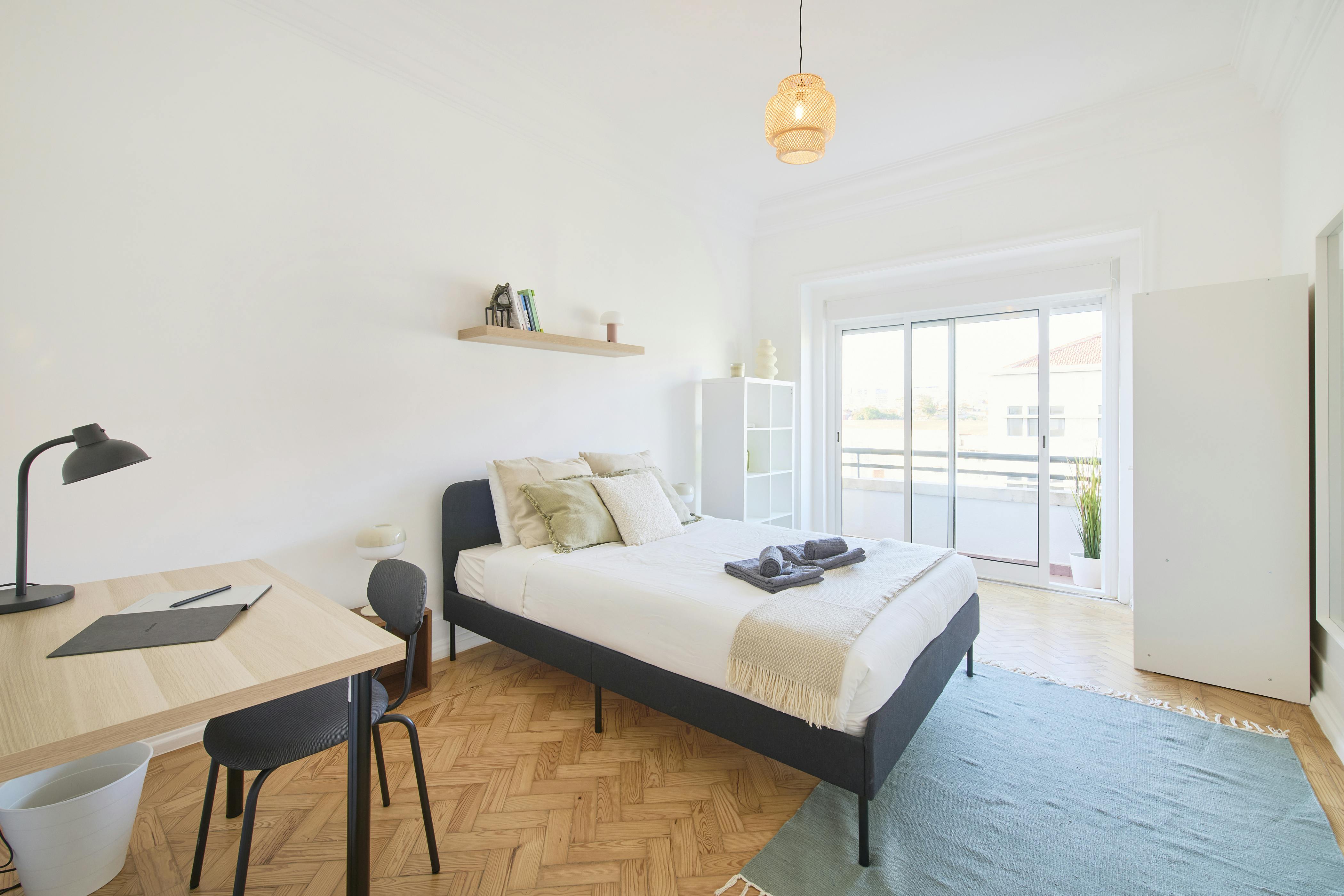 Private room for rent for €790 per month in Lisbon, Avenida de Berna