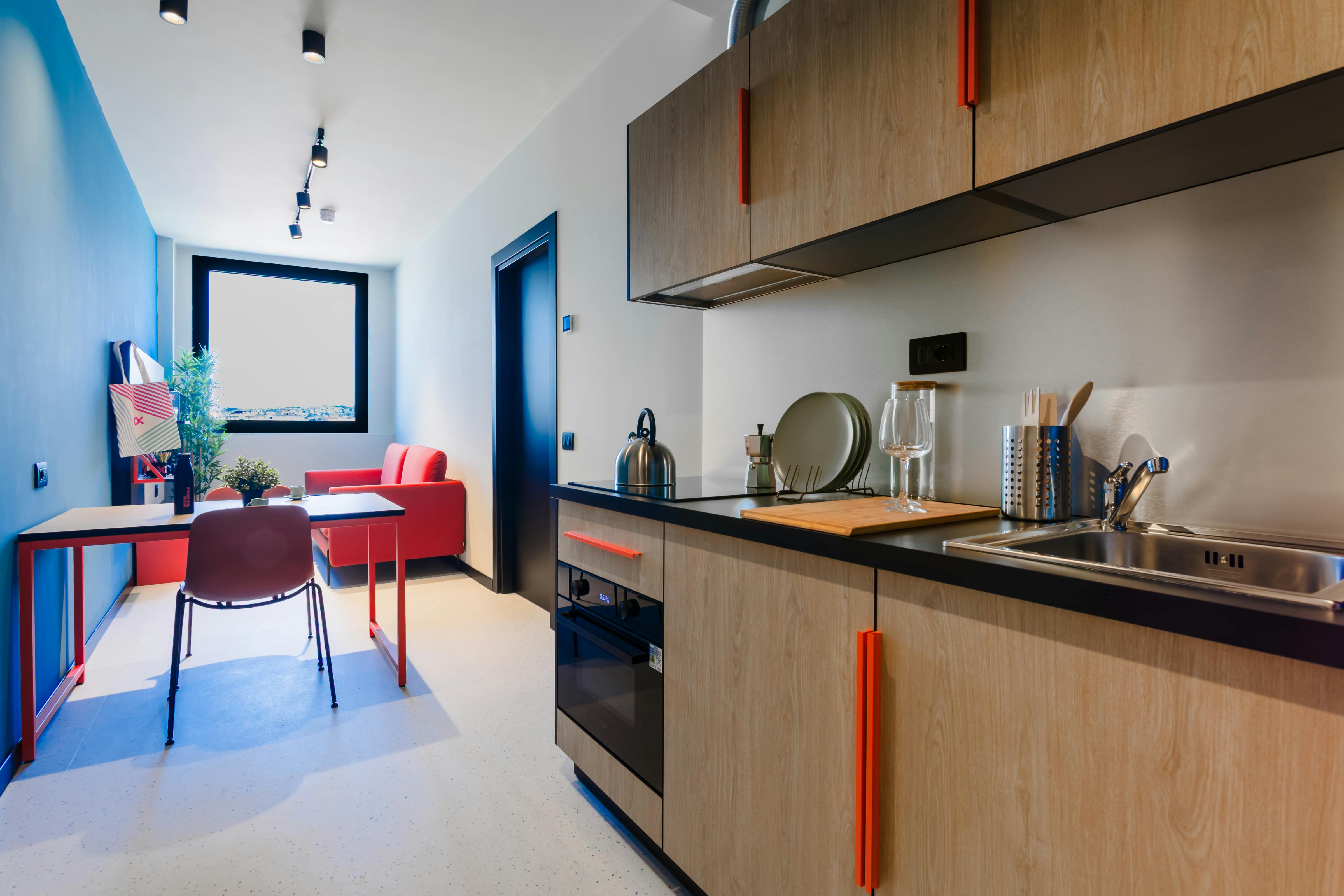 Отдельная комната сдается в аренду за 1 060 € в месяц в Naples, Via Galileo Ferraris