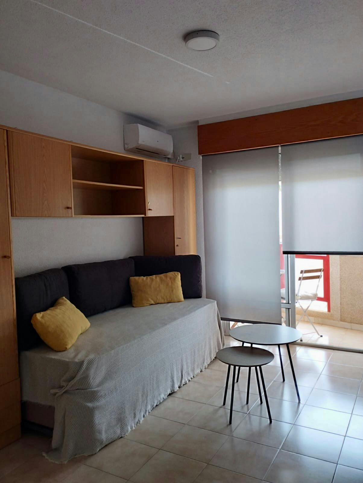 Studio for rent for €650 per month in Mil Palmeras, Avenida de Francia