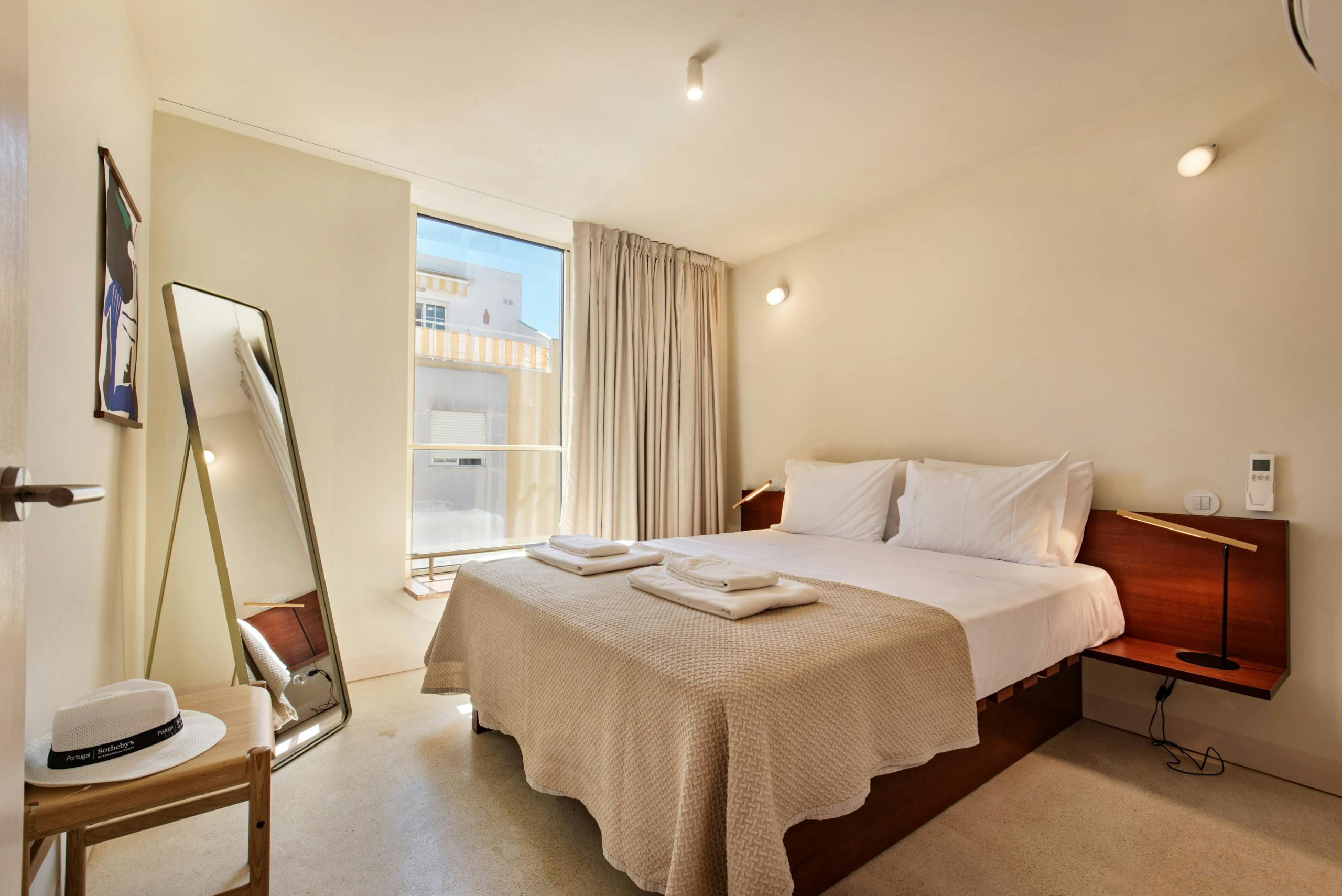 Apartment for rent for €9,999 per month in Vila Real de Santo António, Avenida da República