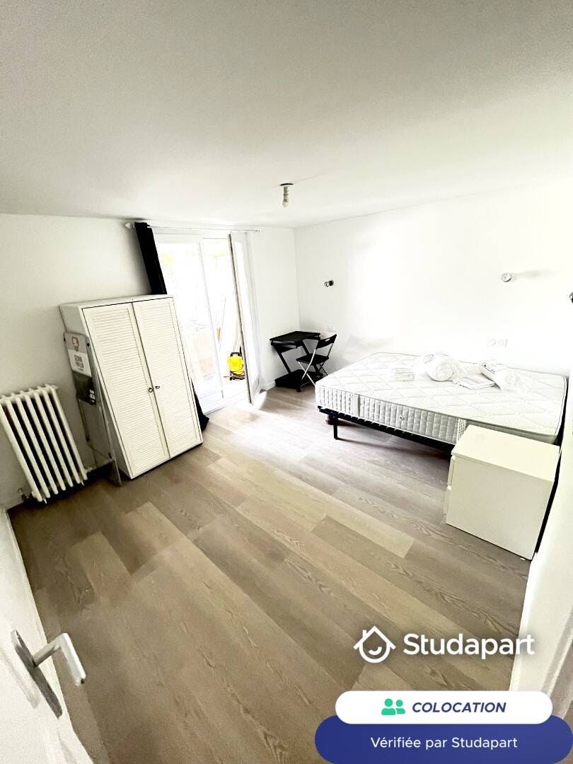 Private room for rent on Avenue du Chemin de Mesly, Créteil