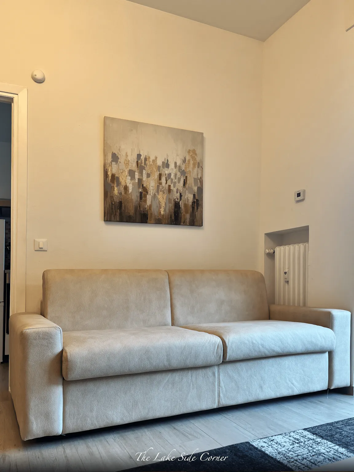 1-Bedroom Apartment in Viale Massenzio Masia, Como ROOM 3