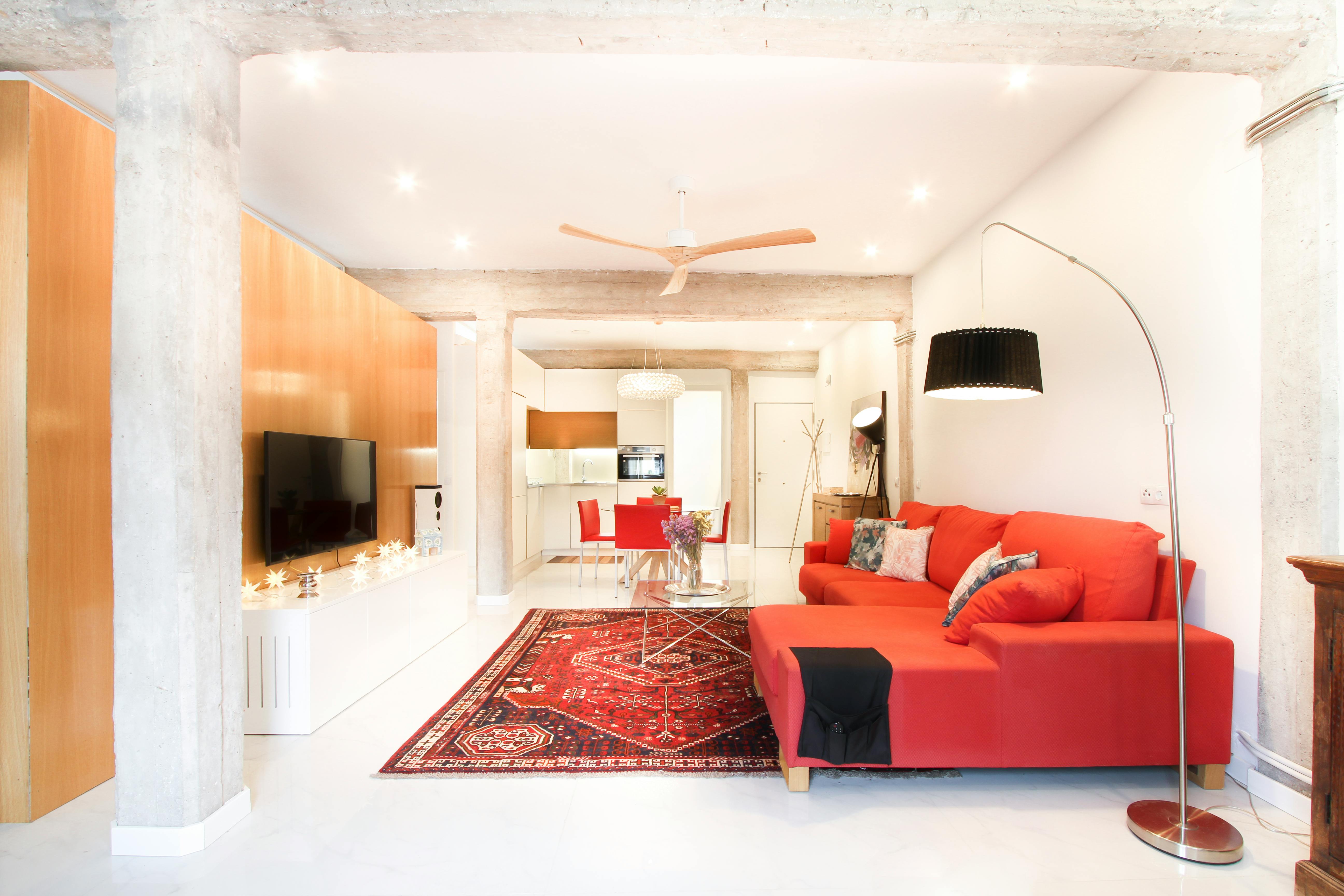 Apartment for rent for €2,500 per month in Valencia, Carrer dels Jurats