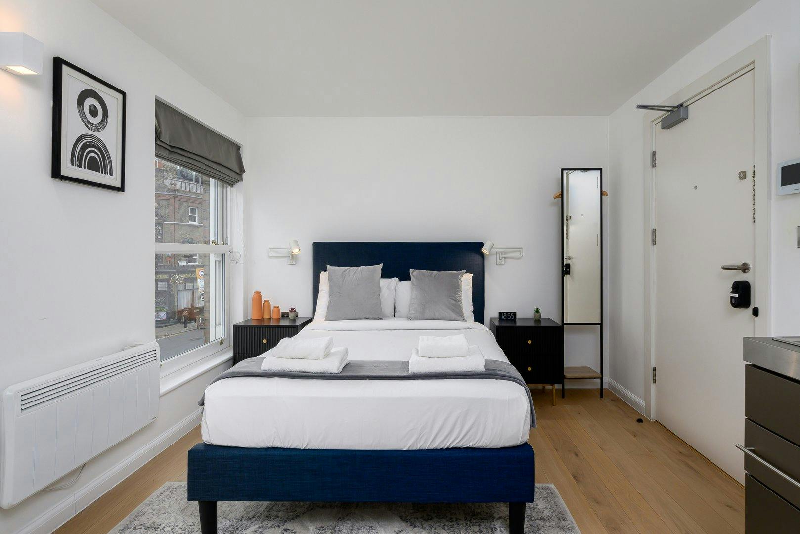 Студия сдается в аренду за 3 000 £ в месяц в London, Stockwell Street