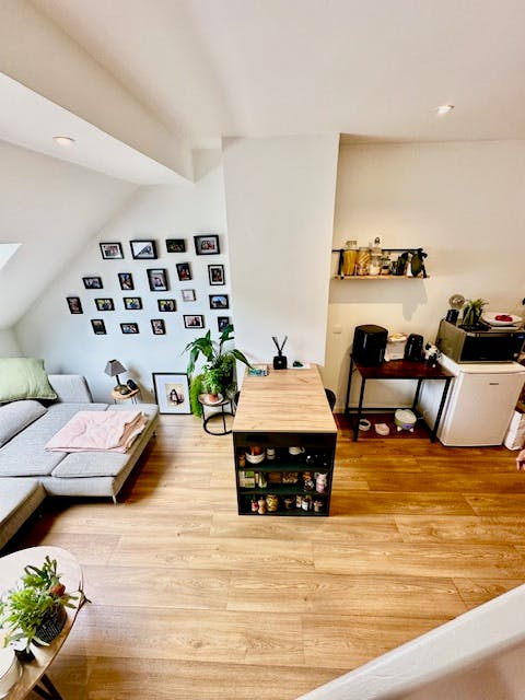 公寓 正在以 €1,100 的月租出租，其位于 Ixelles, Rue Maria Malibran