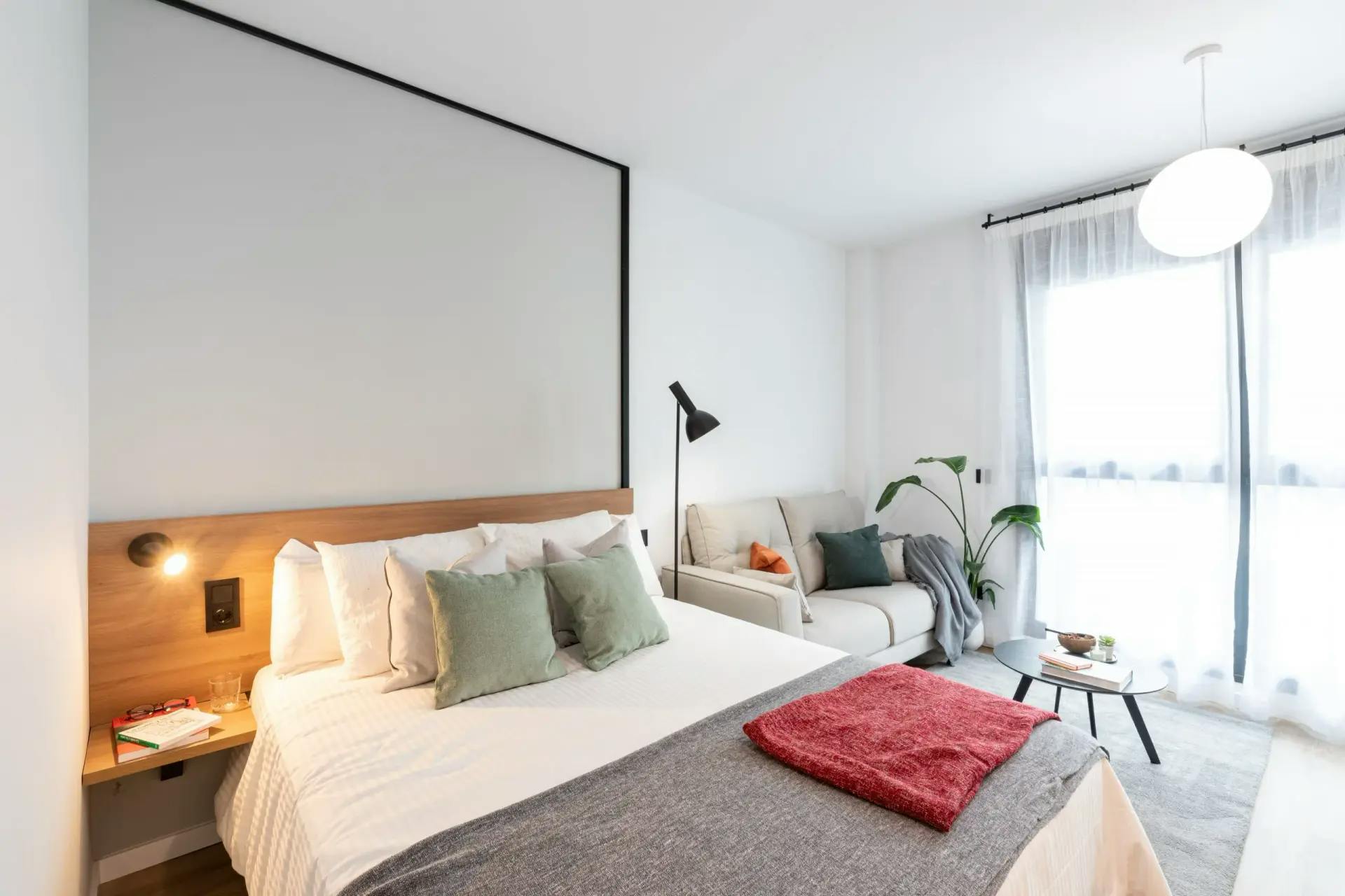 单间公寓 正在以 €975 的月租出租，其位于 San Sebastián de los Reyes, Avenida de los Pirineos