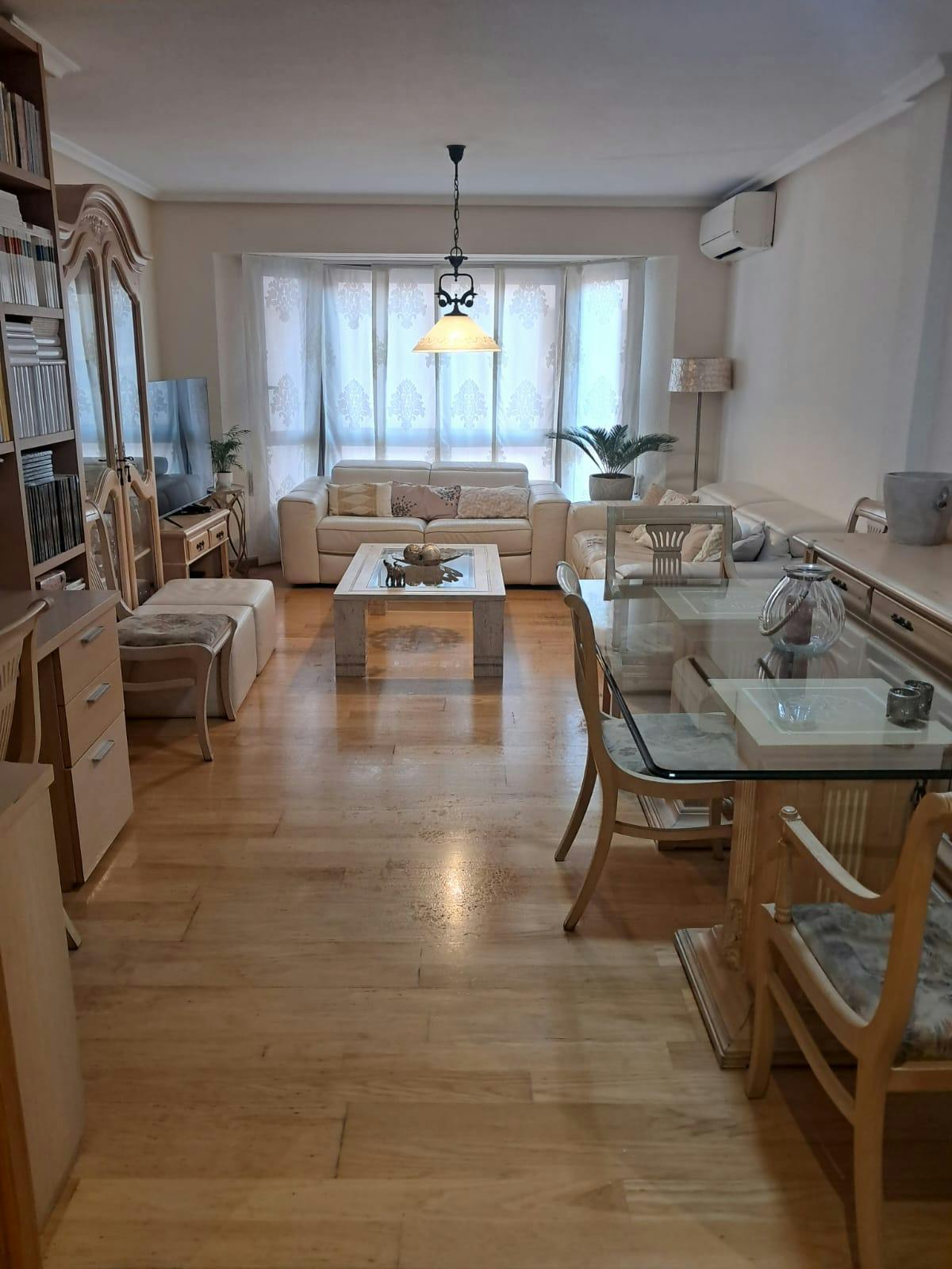 Hus att hyra för 1 250 € i månaden i Elche, Carrer Major de la Vila
