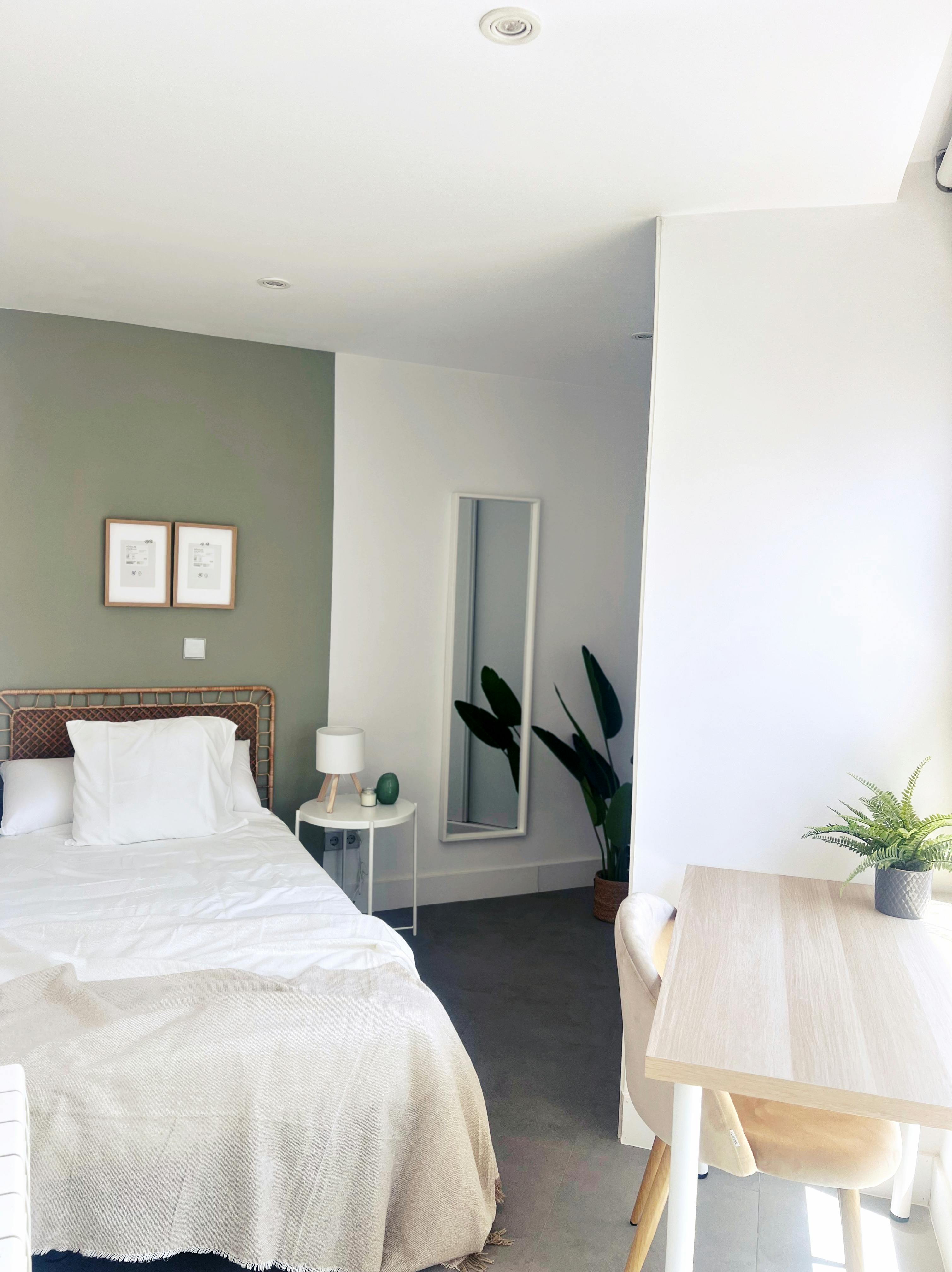 Calle de Canillas, Madrid preview