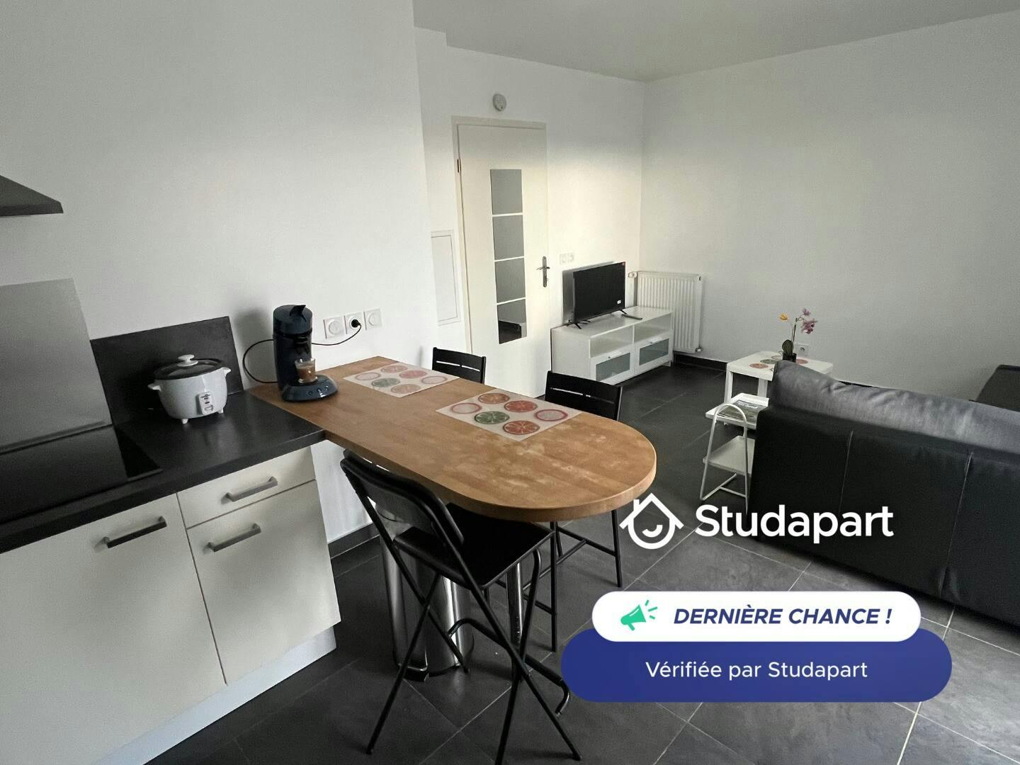 Wohnung zu mieten für 1.150 € pro Monat in Noisy-le-Grand, Avenue Médéric