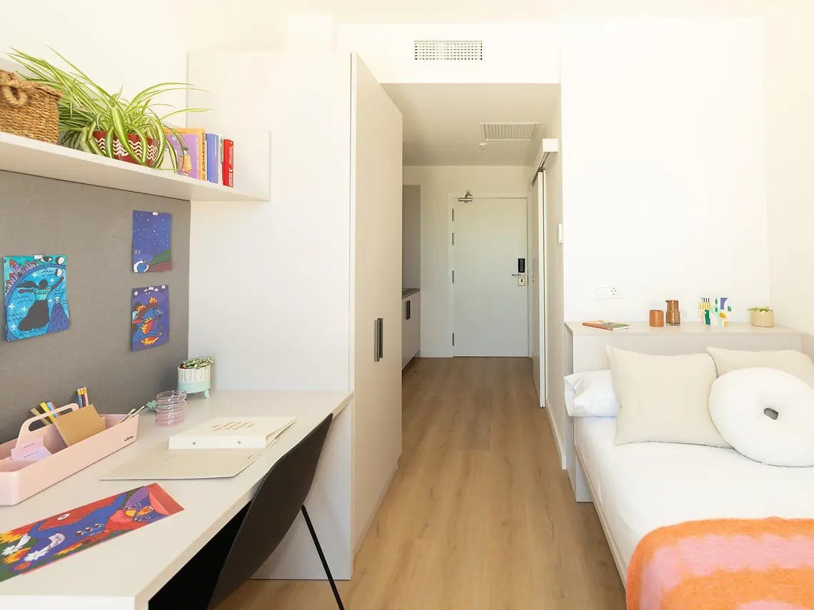 Studio for rent for €695 per month in Salamanca, Calle Fernando Población