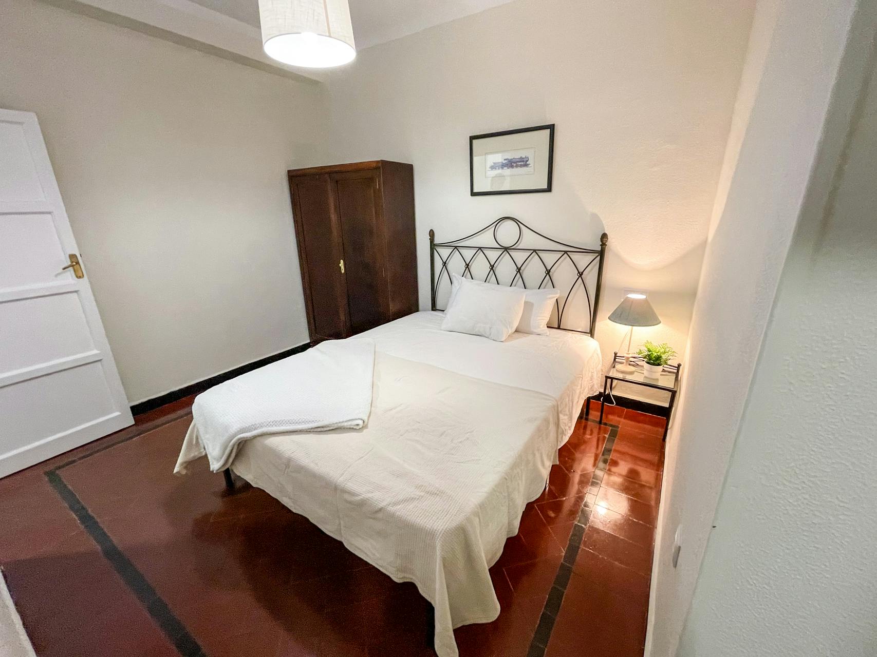 Private room for rent for €675 per month in Sevilla, Calle Miguel Mañara