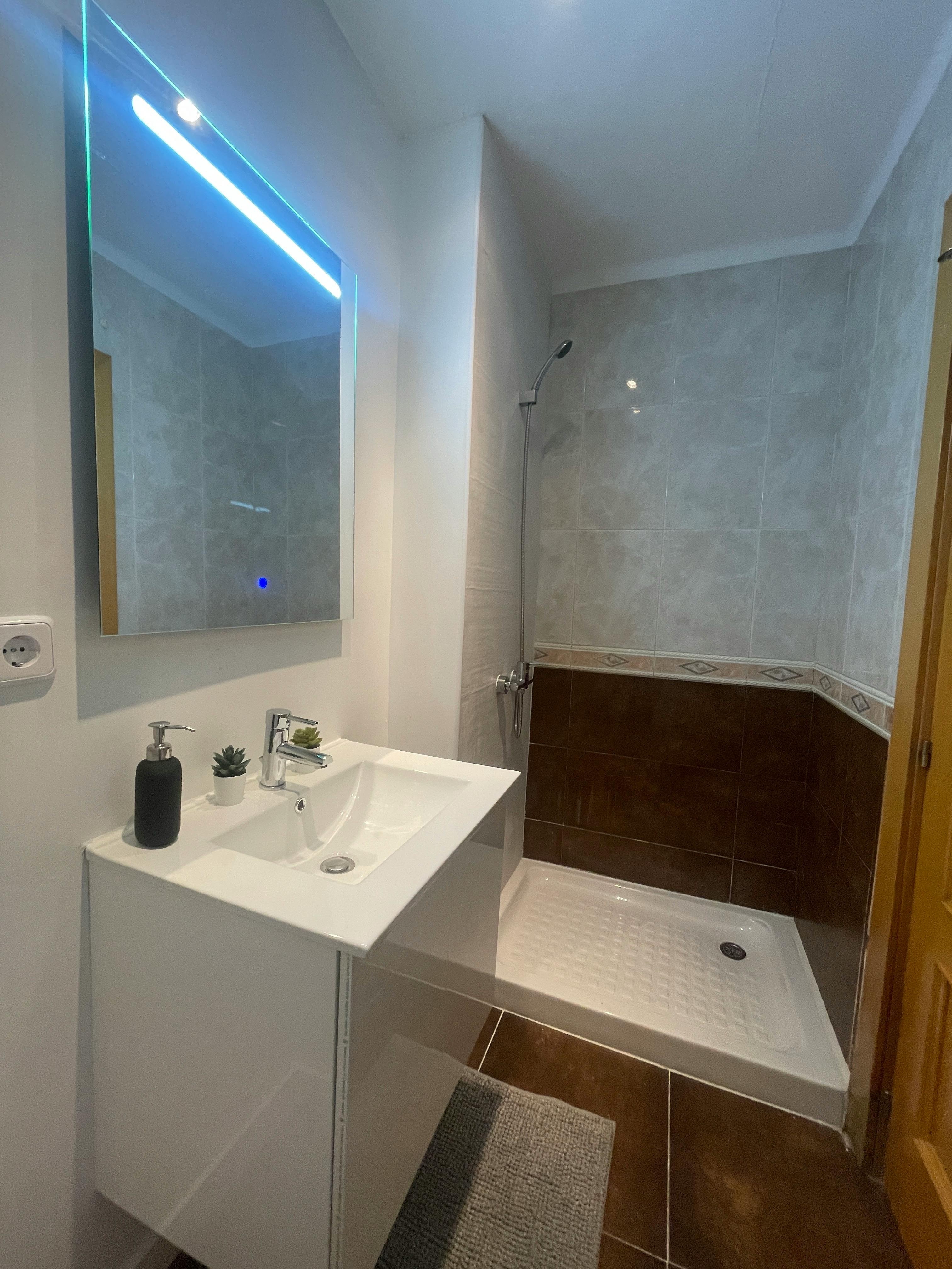 Single room Valencia, 1 bed, 6m² — photo 5