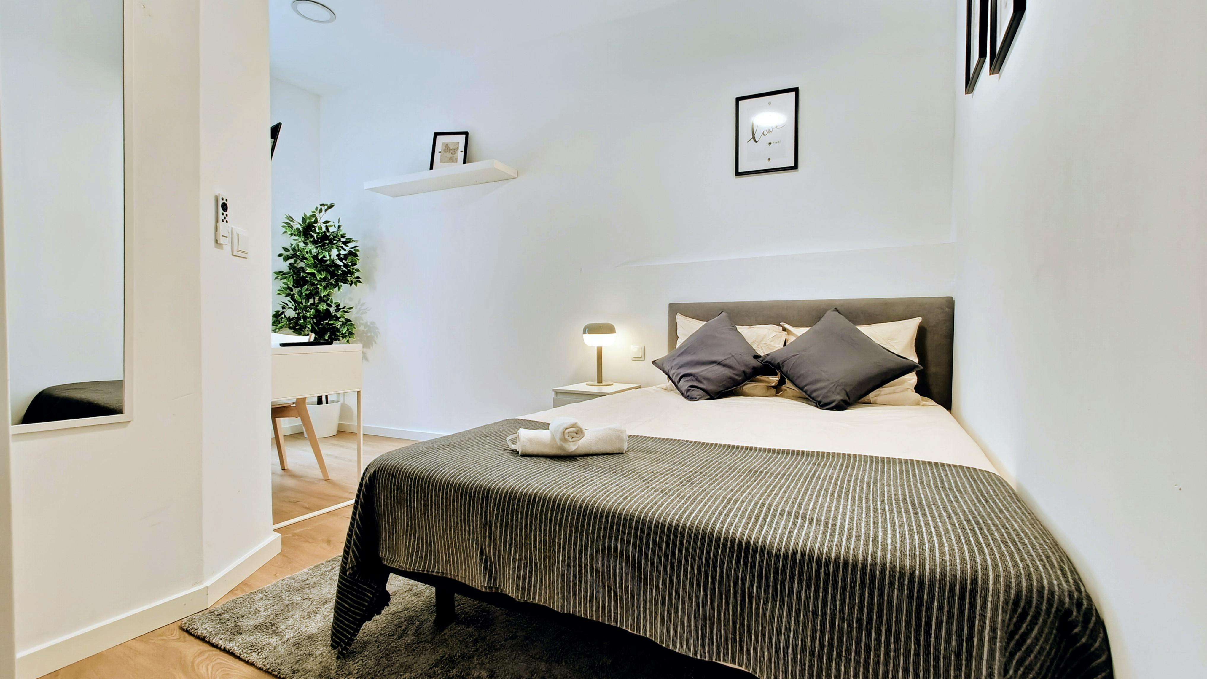 Calle de Caravaca, Madrid preview