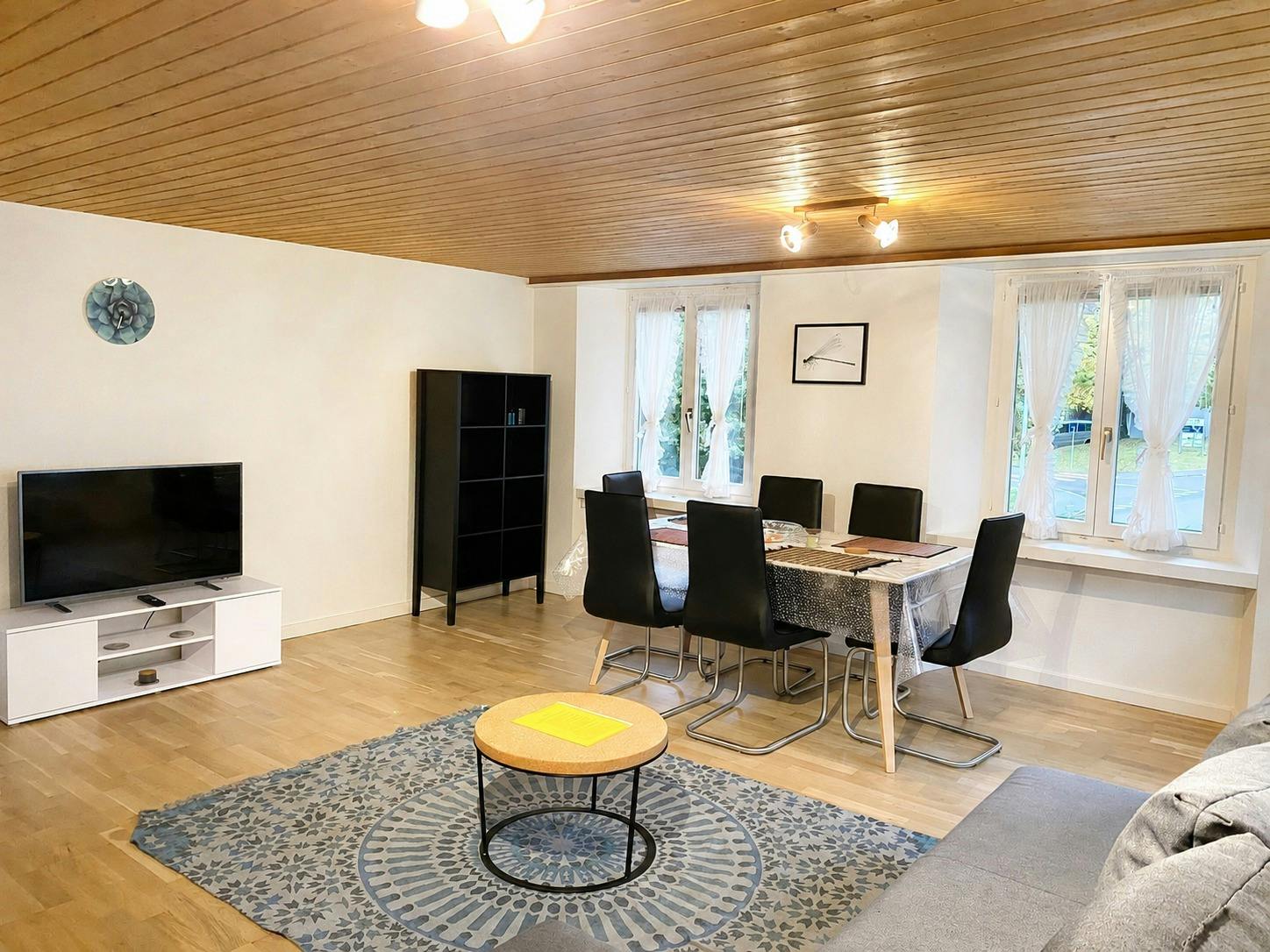 公寓 正在以 CHF 2,677 的月租出租，其位于 Langnau am Albis, Höflistrasse