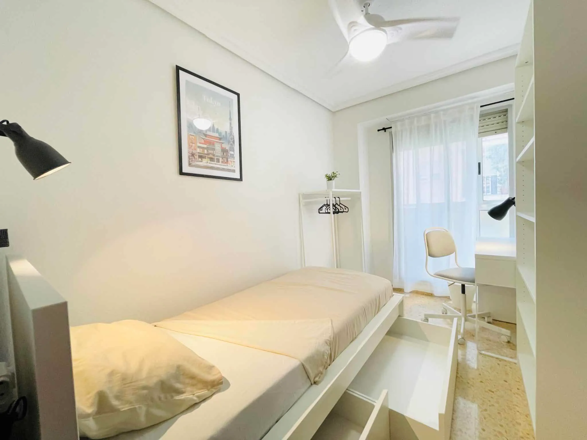 Carrer Méndez Núñez, Valencia preview