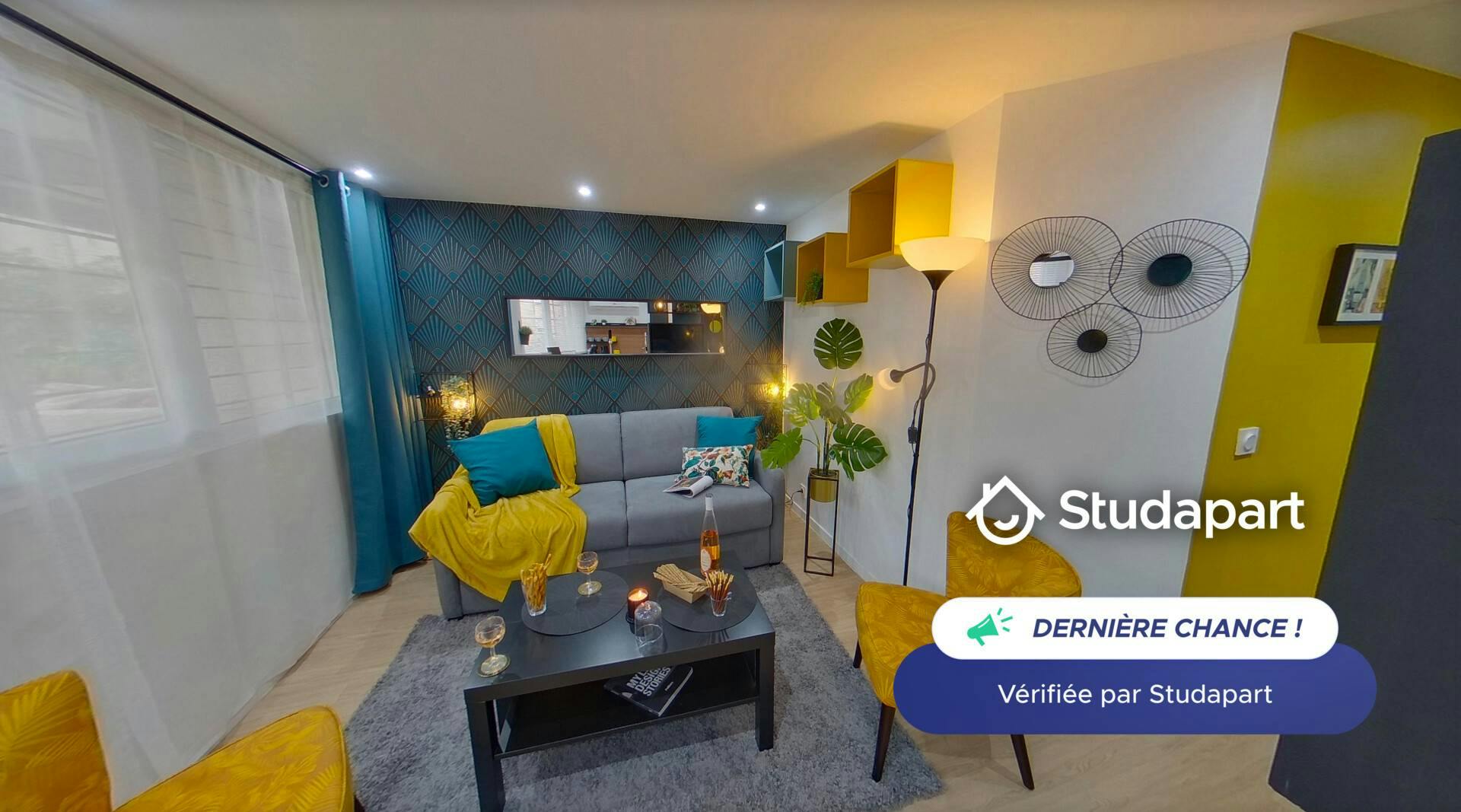 Apartment for rent for €759 per month in Nîmes, Rue Henri IV