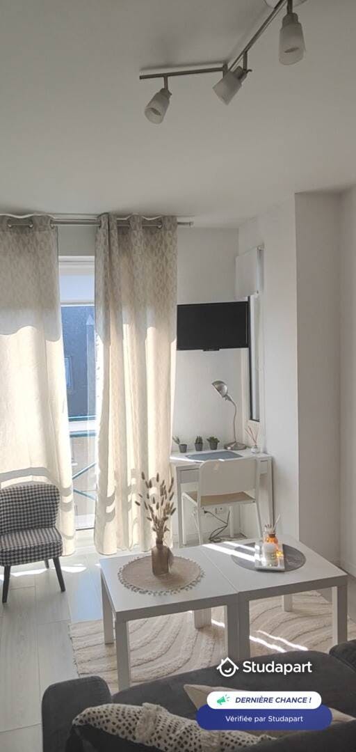 Wohnung zu mieten für 570 € pro Monat in Ouistreham, Boulevard de France