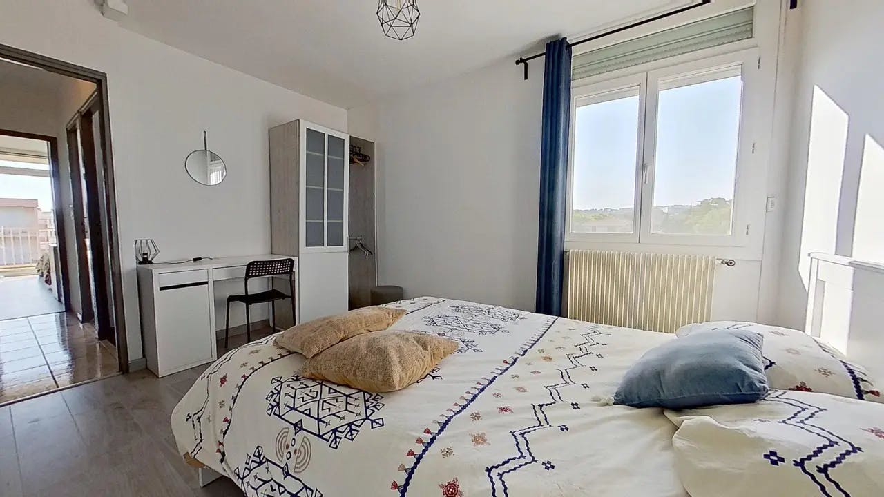 Cameră privată de închiriat pentru 448 EUR pe lună în Nîmes, Avenue Georges Dayan