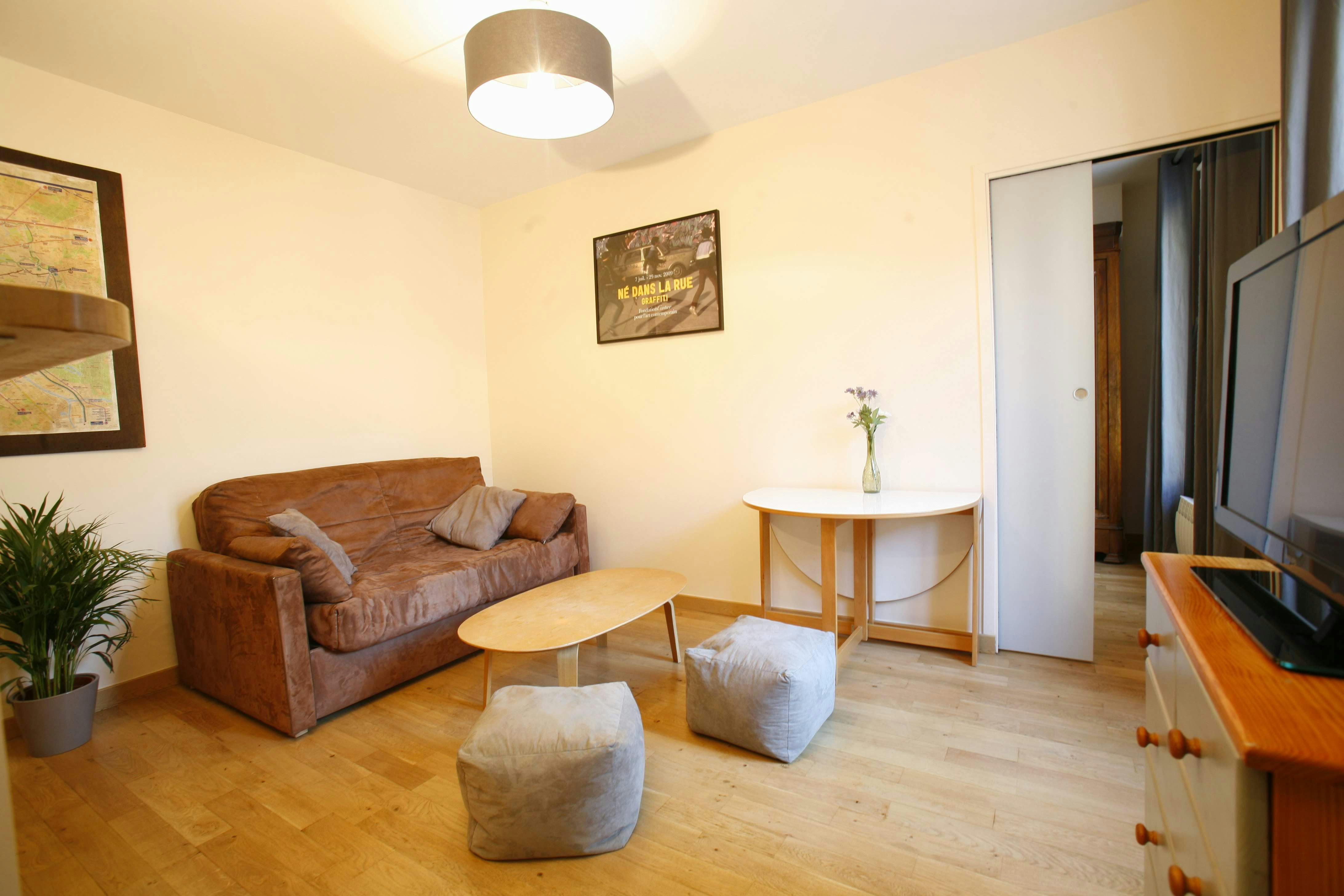 Apartment for rent for €1,600 per month in Paris, Rue de la Santé