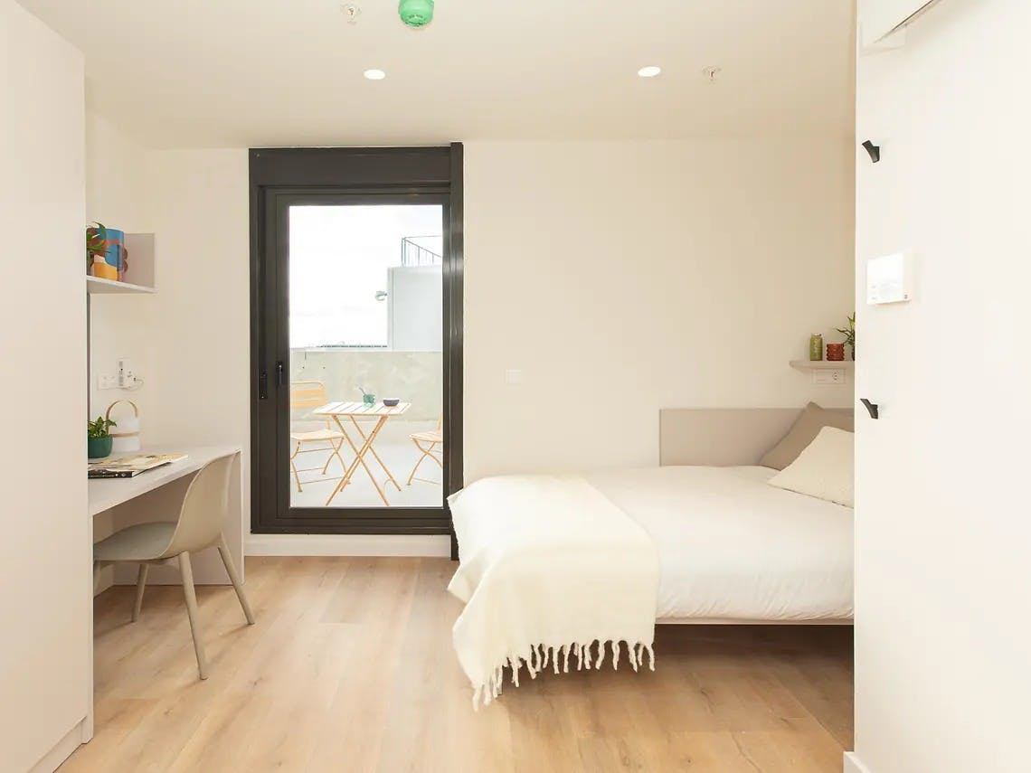 Studio for rent for €800 per month in Salamanca, Calle Fernando Población