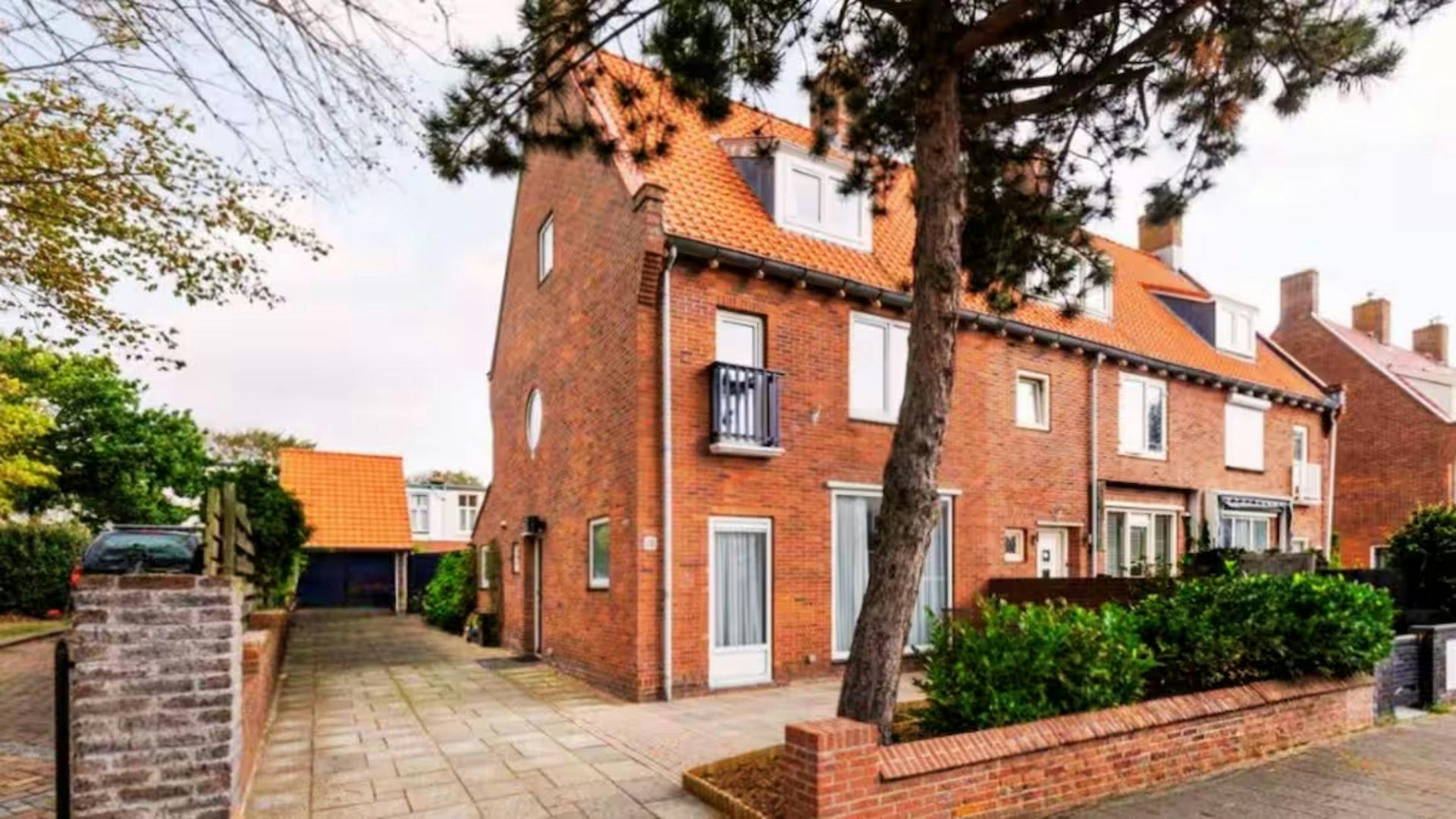 House for rent for €4,500 per month in Zandvoort, Doctor C.A. Gerkestraat