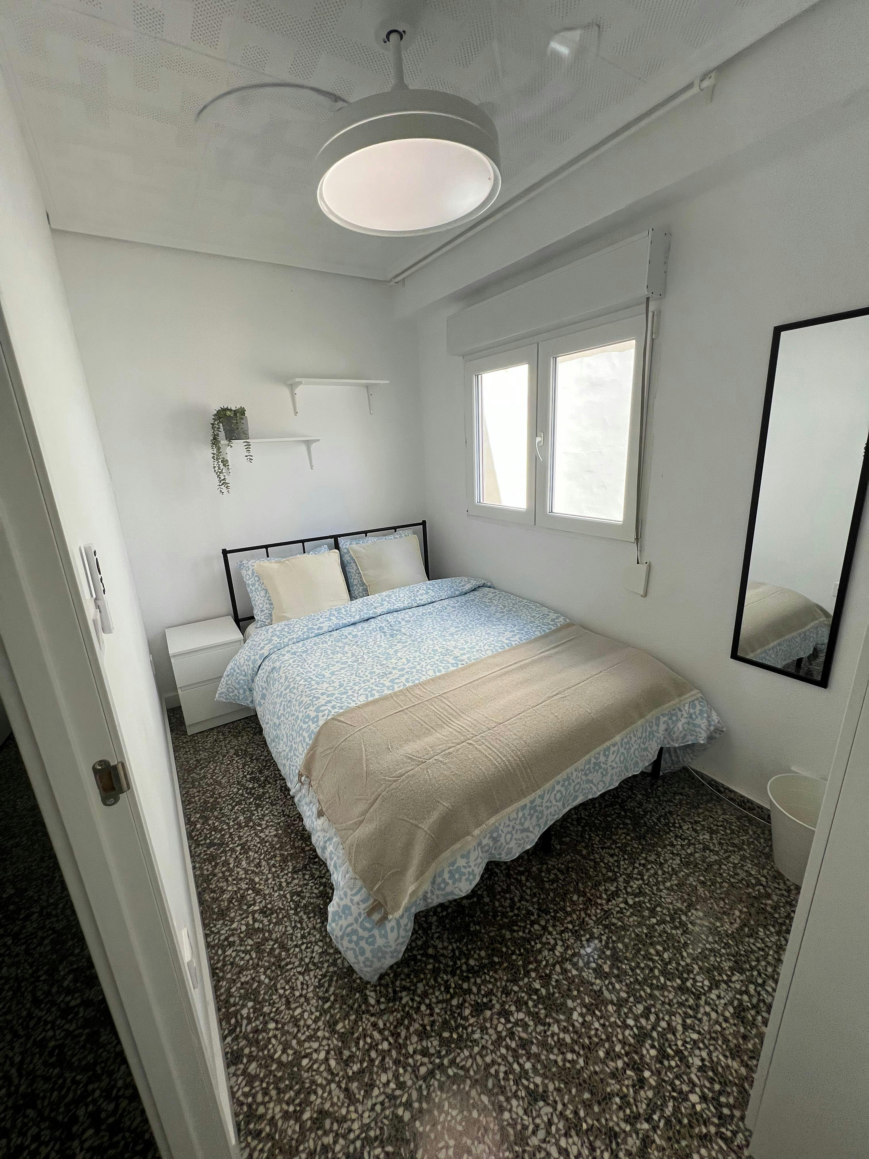 Single room Xirivella, 1 bed, 6m² — photo 8