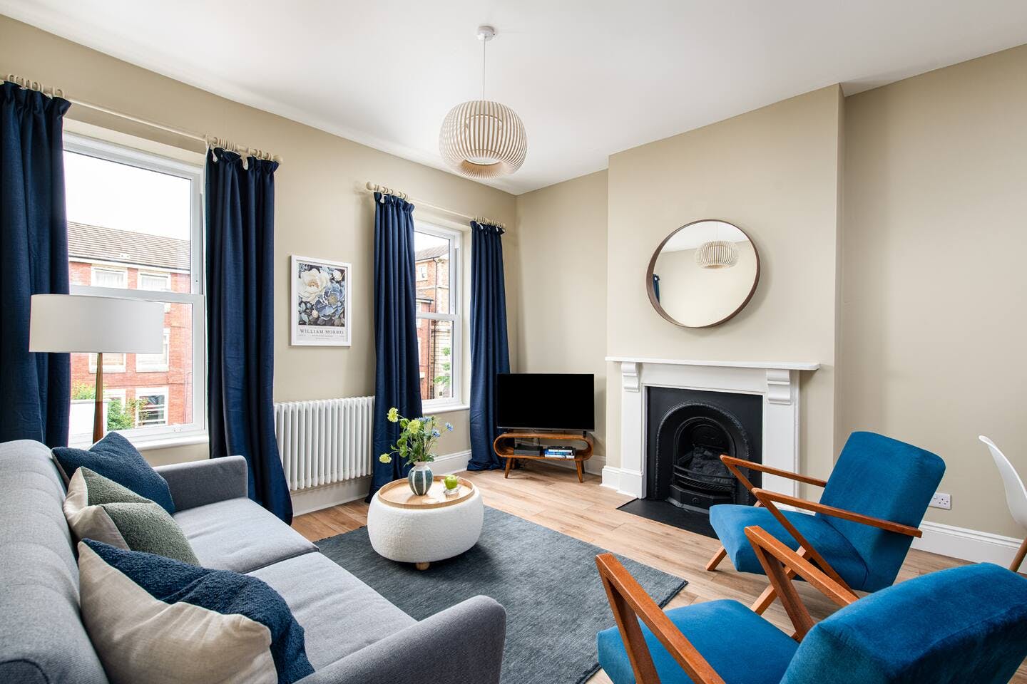 Apartment for rent for £3,500 per month in Bristol, Abbotsford Road