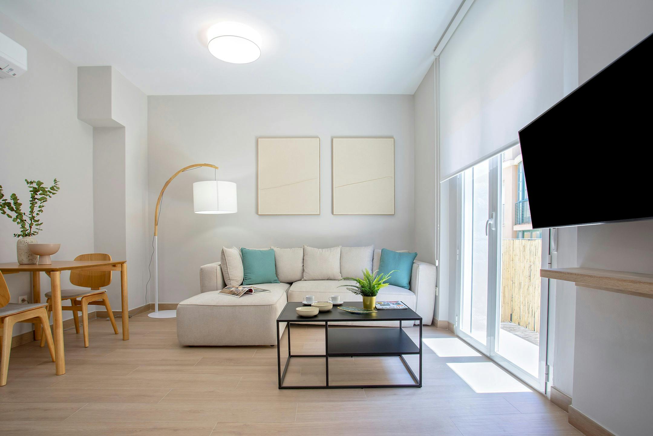 Apartment for rent for €2,662 per month in Málaga, Calle Trinidad Grund