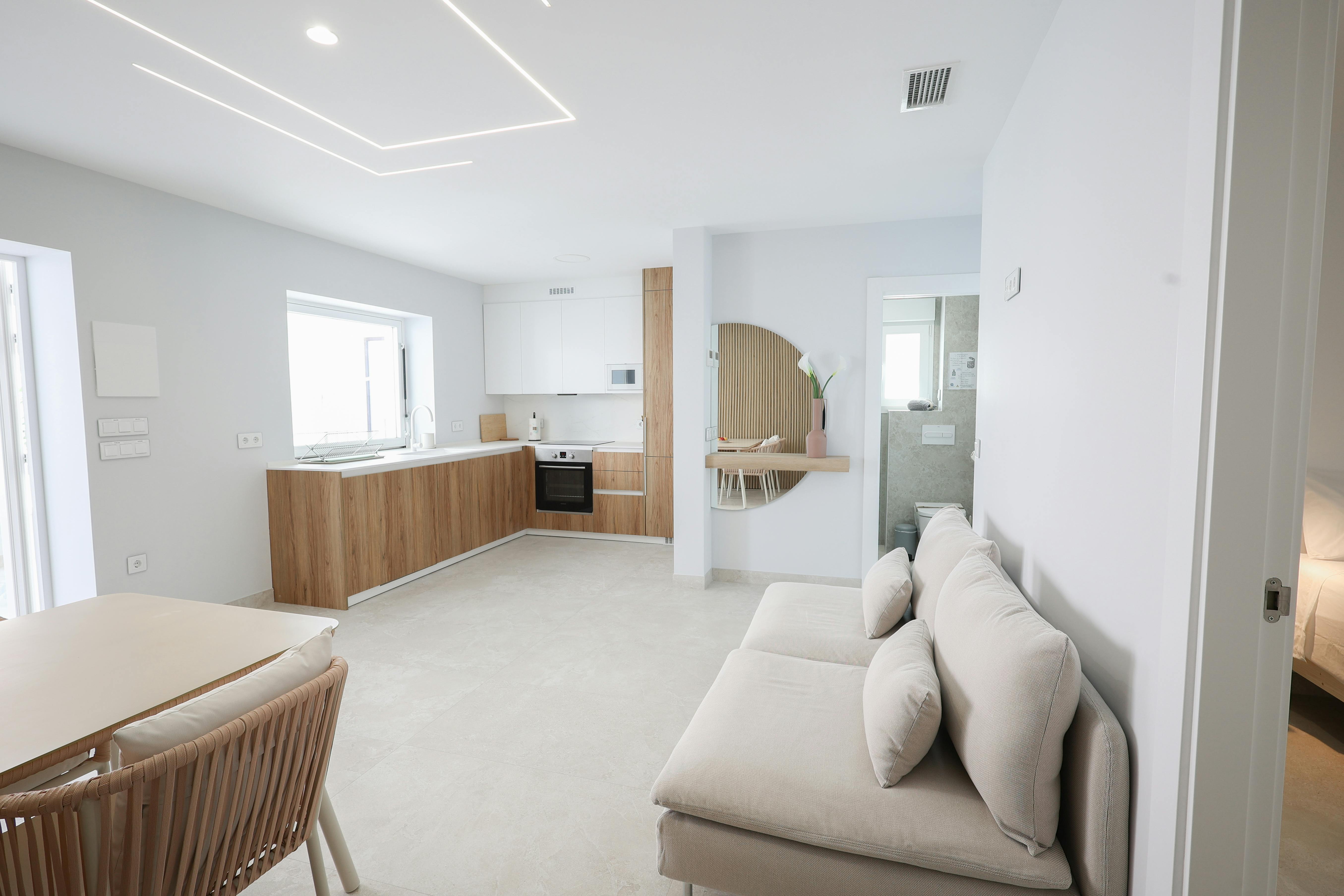 Hus att hyra för 1 000 € i månaden i Valencia, Avinguda Oliva Nova