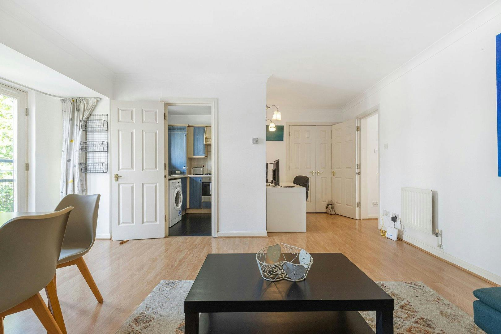 Apartment London, 2 beds — photo 13