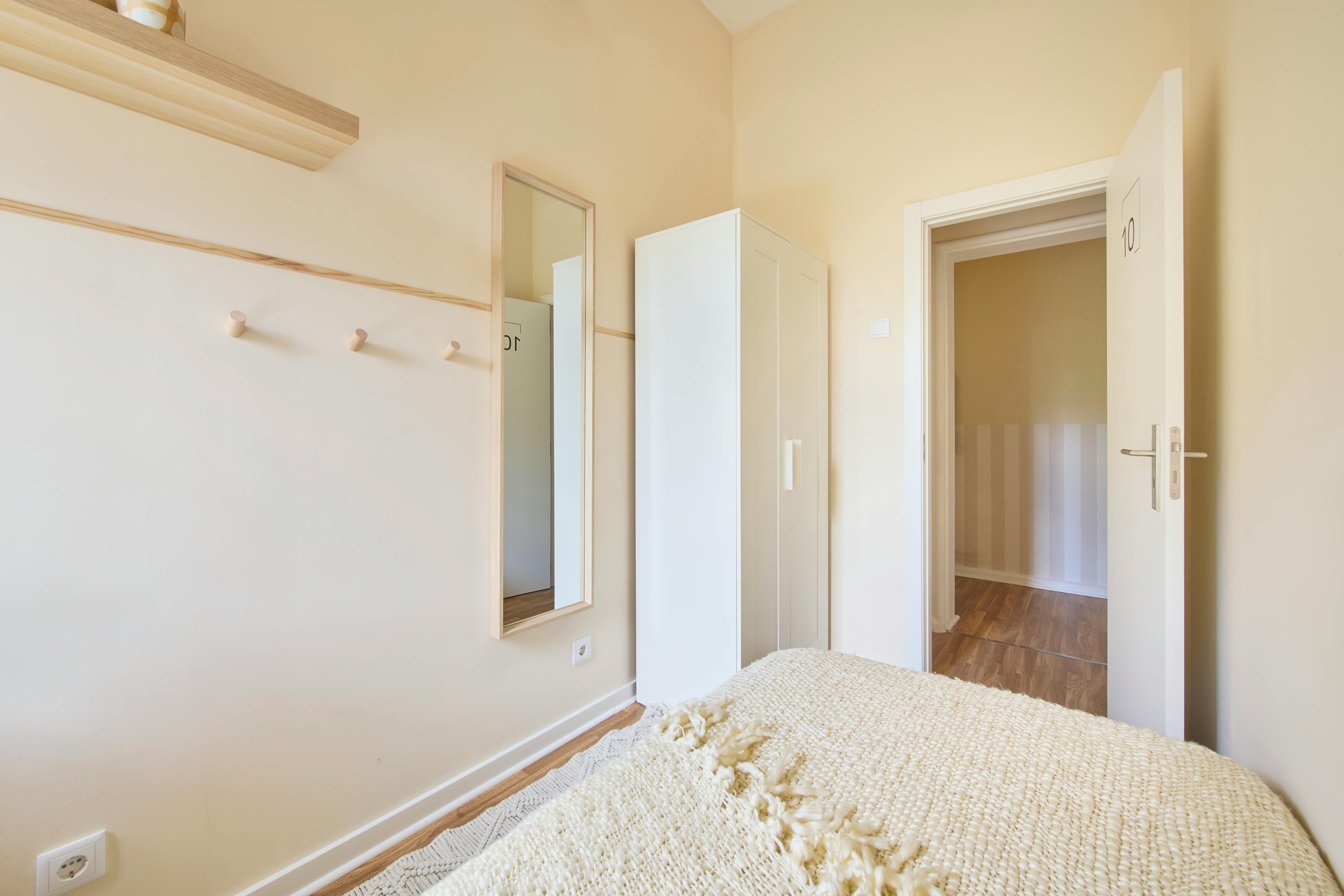 Single room Lisbon, 1 bed, 10m² — photo 1