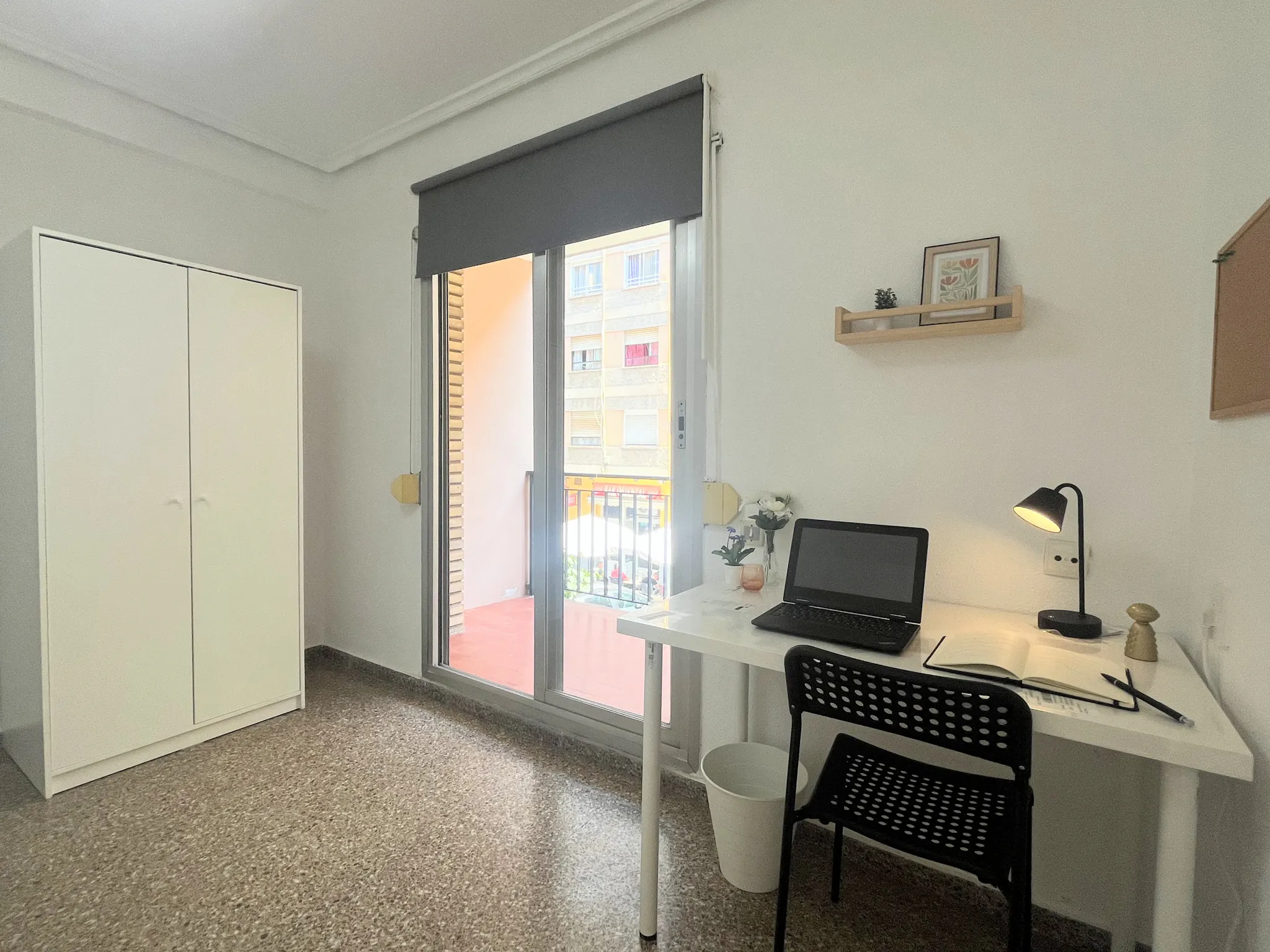 Carrer de Pere Cabanes, Valencia preview