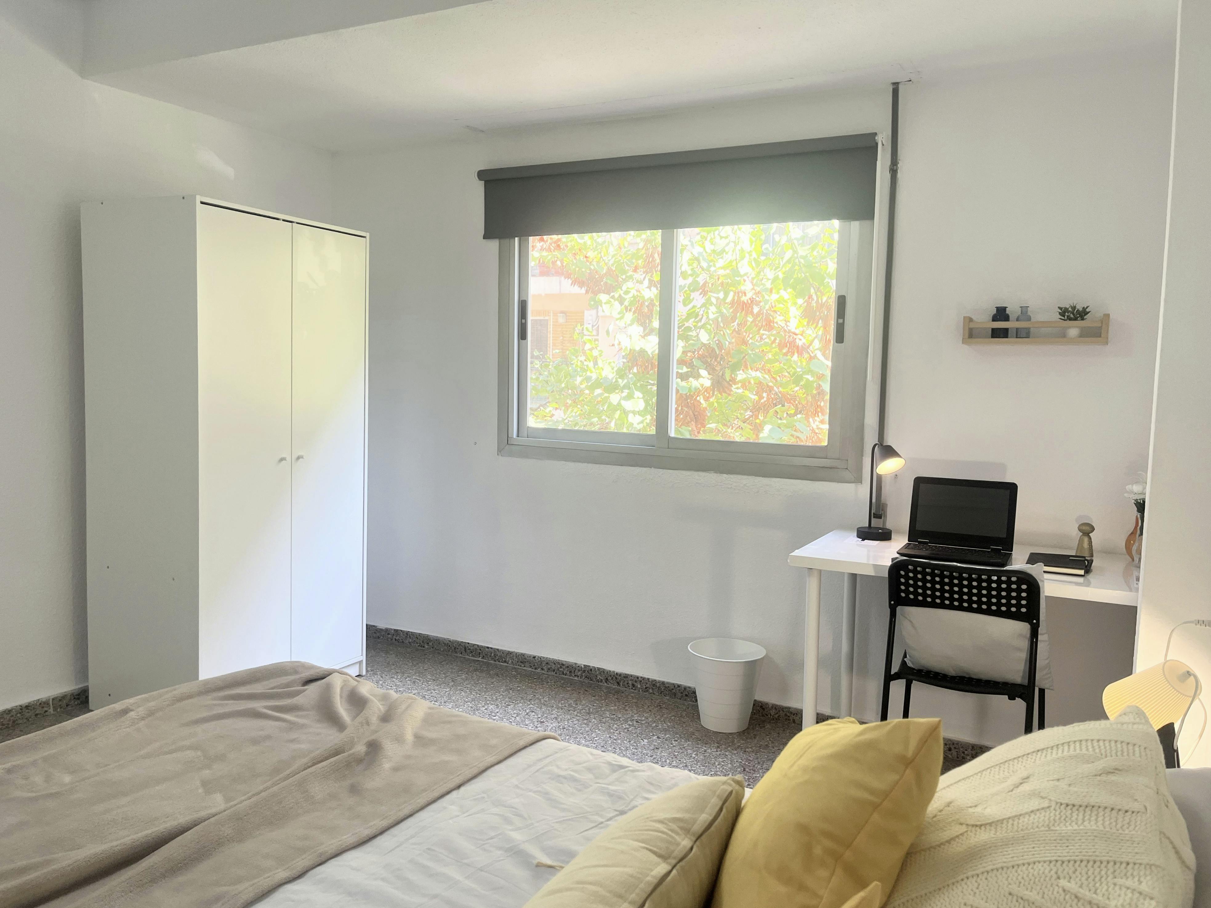 Carrer de Pere Cabanes, Valencia Valencia