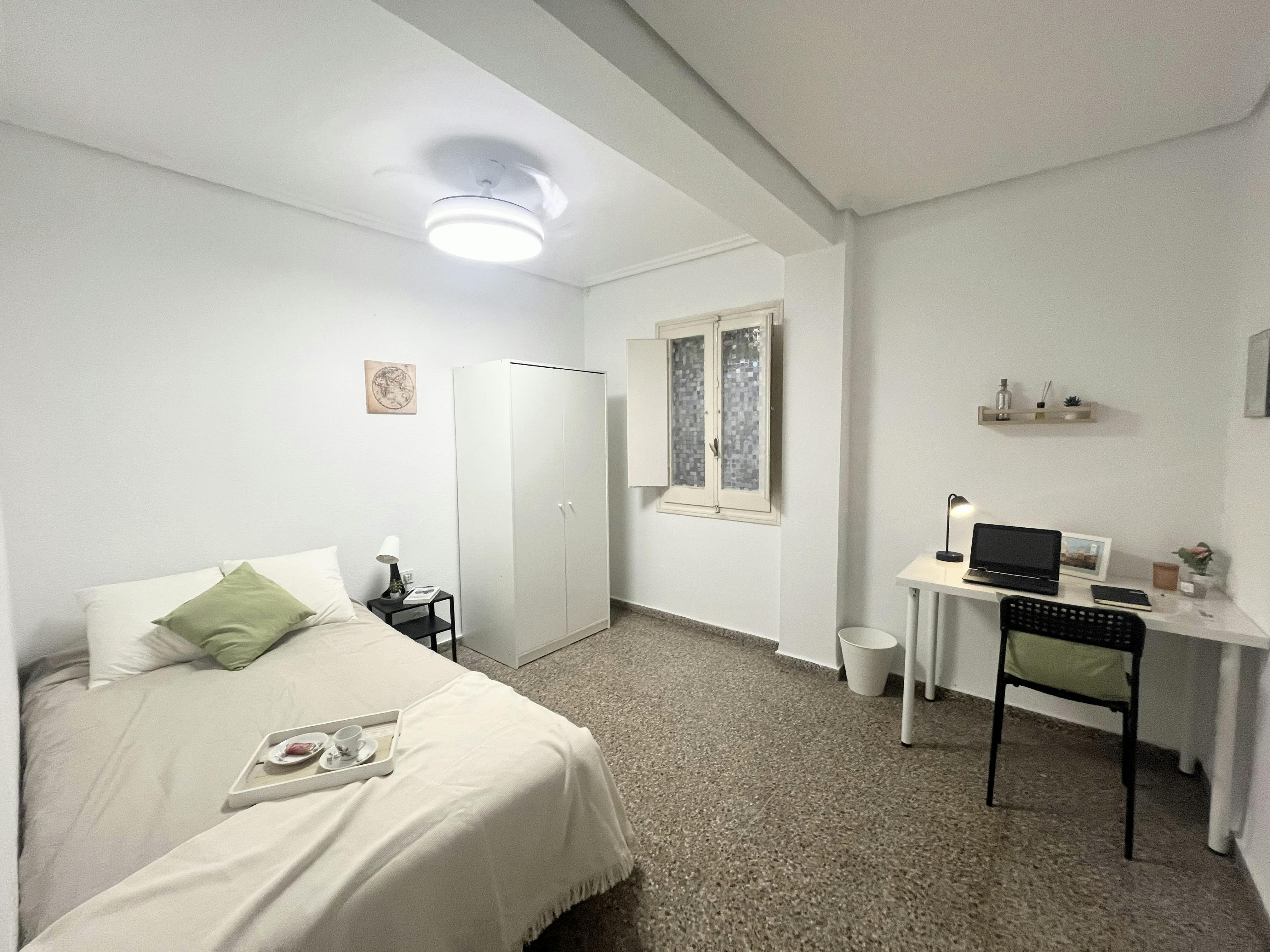 Carrer de Pere Cabanes, Valencia Valencia