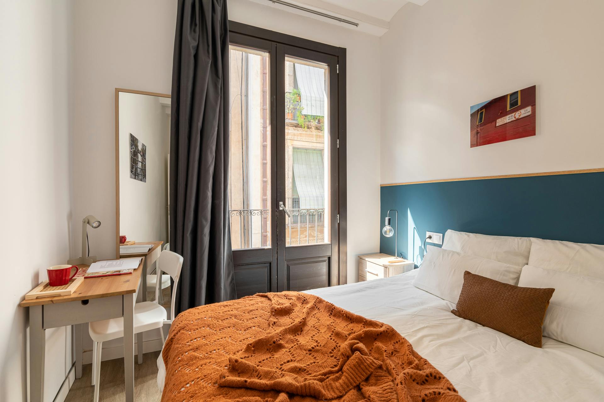 Carrer de l'Hospital, Barcelona preview