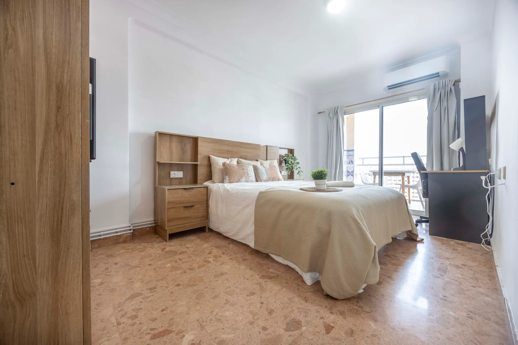 Plaça d'Hondures, Valencia preview