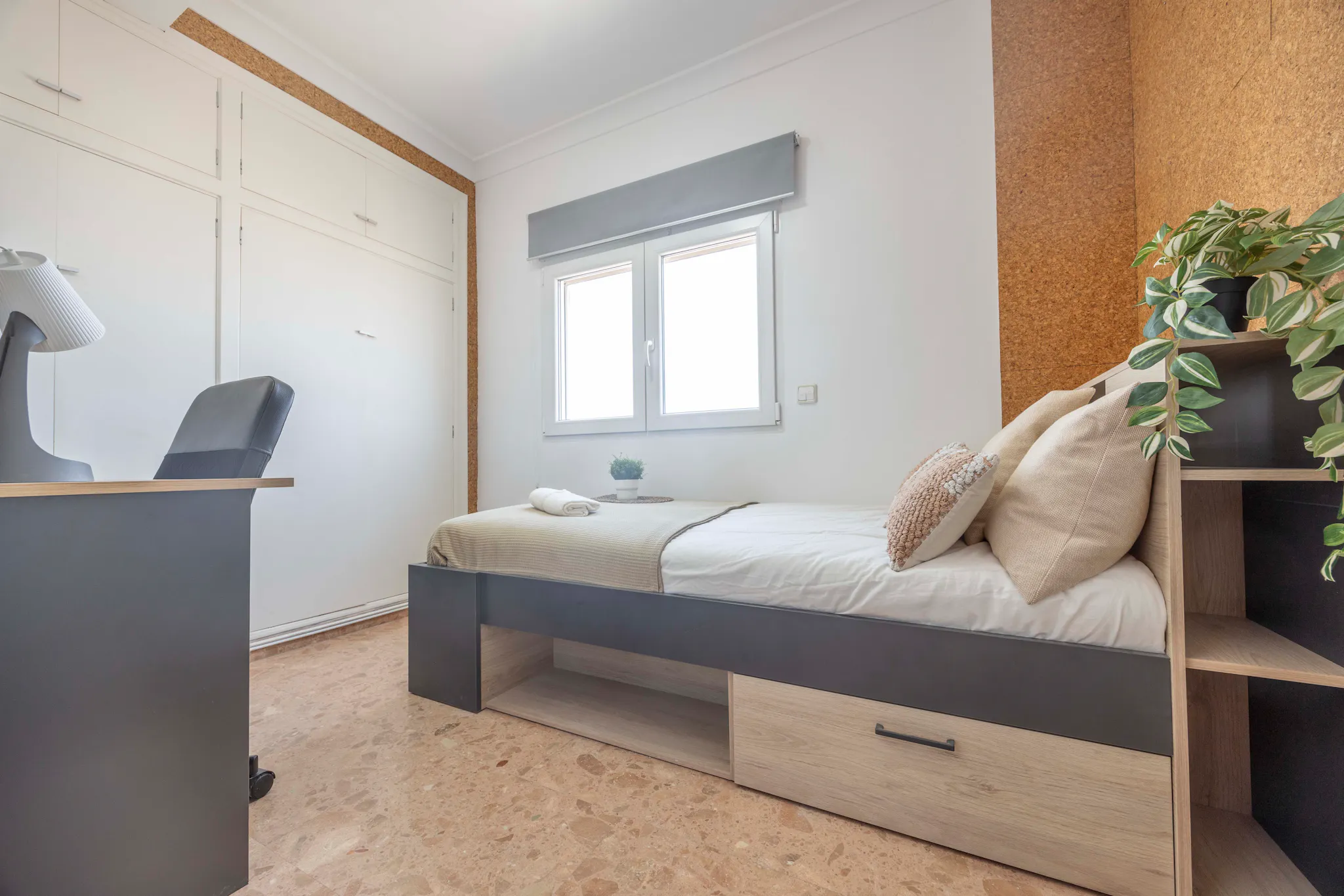 Plaça d'Hondures, Valencia preview