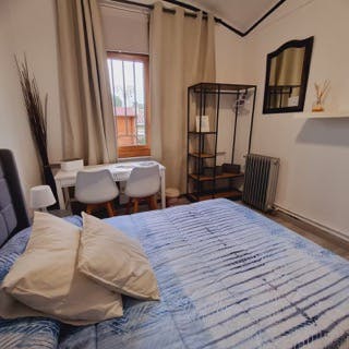 Single room Girona, 1 bed, 12m² — photo 1