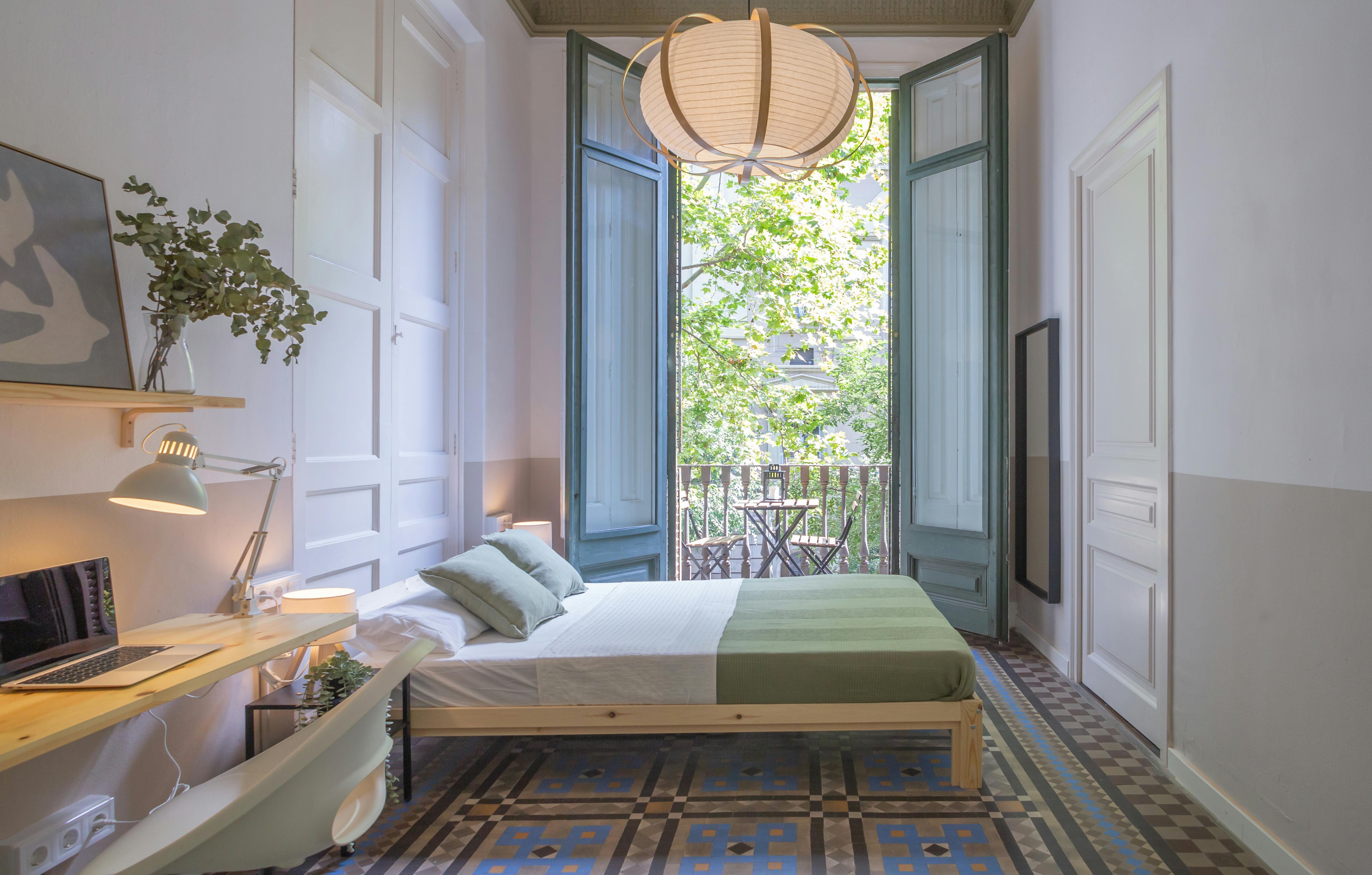 Carrer de Pau Claris, Barcelona preview