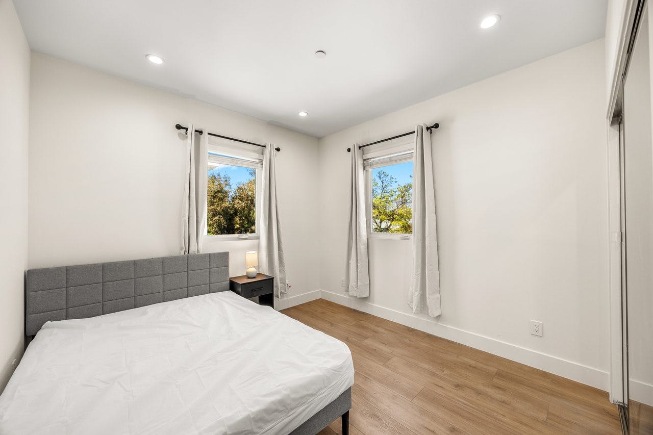 Приватна кімната за оренду для $1,708 на місяць у Los Angeles, Riverton Avenue